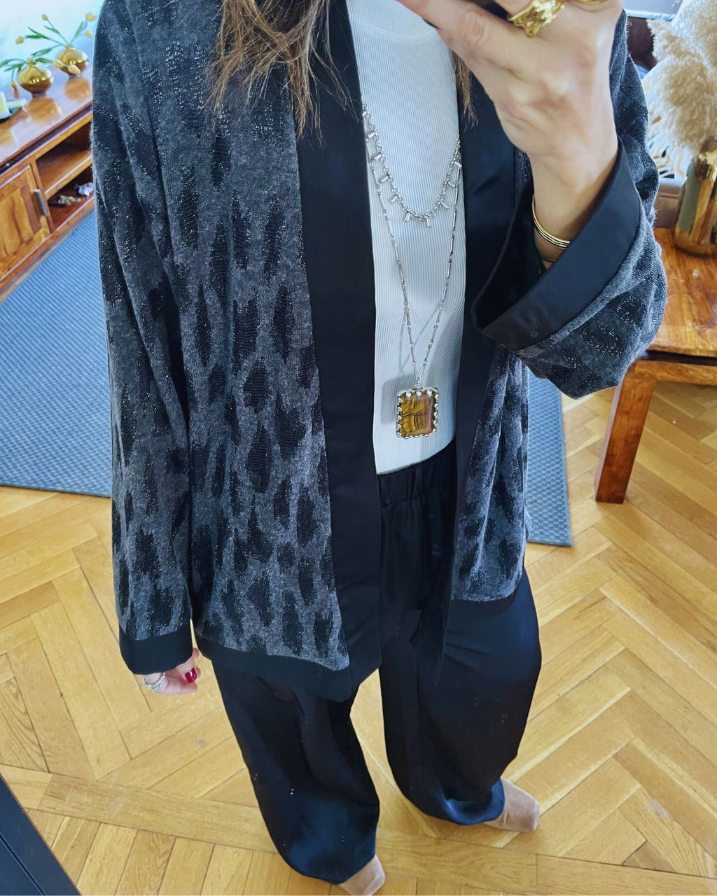 Black Between Moments Kimono