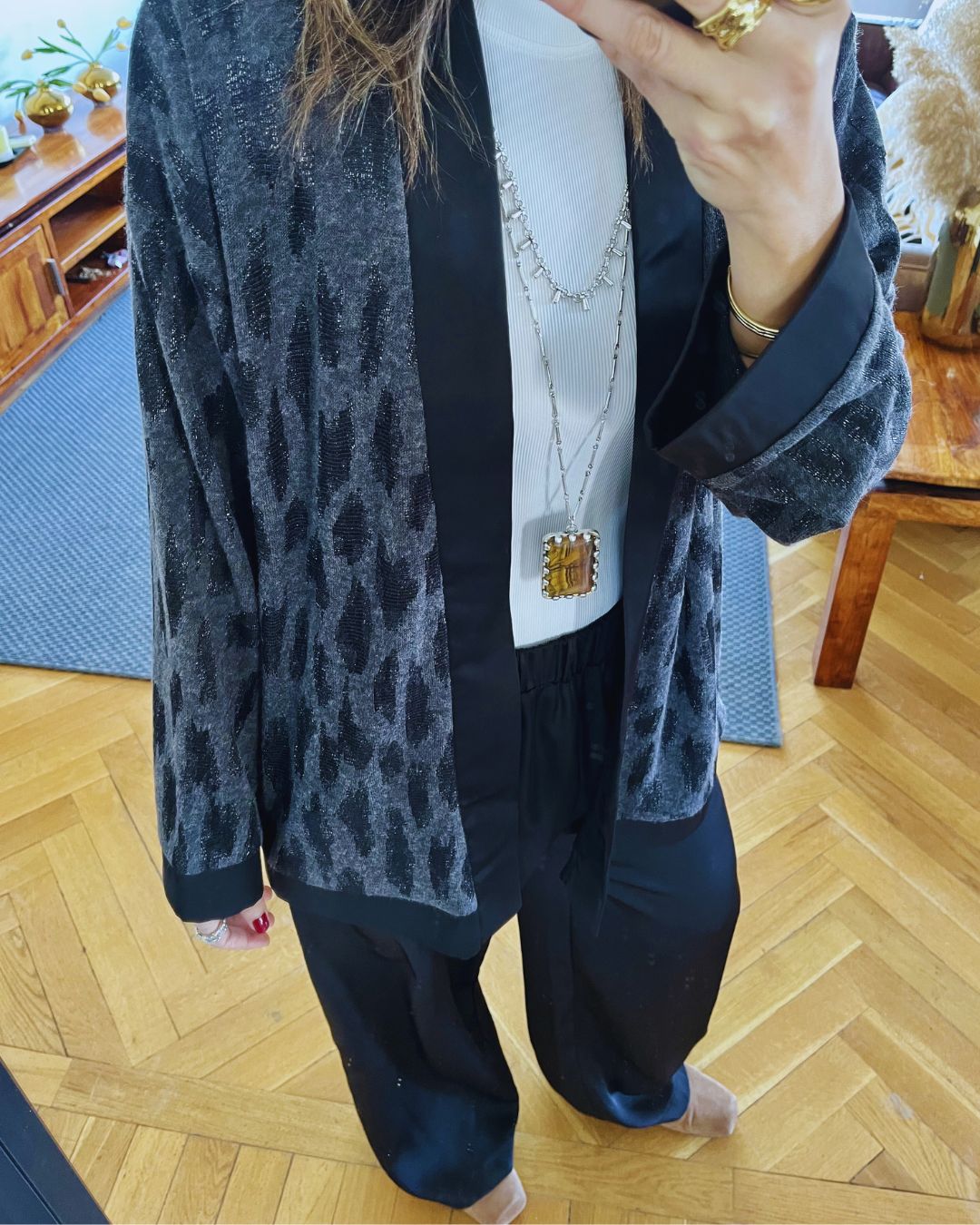 Black Between Moments Kimono