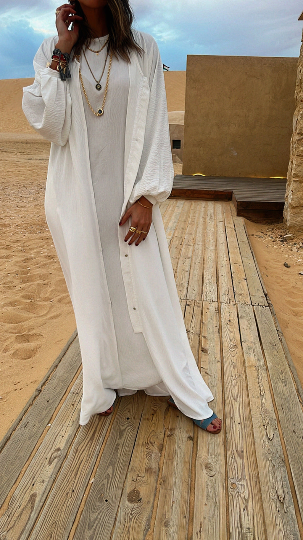 White Flows Away 2 Piece Set