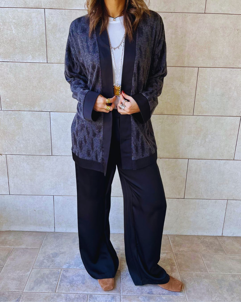 Black Between Moments Kimono