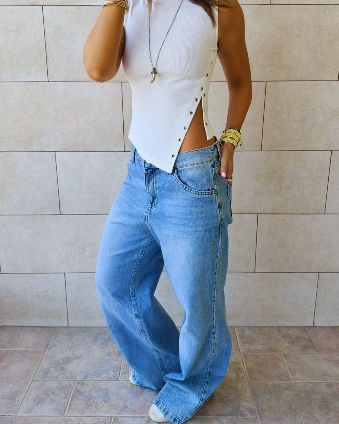 White 140 Soft Snap Top