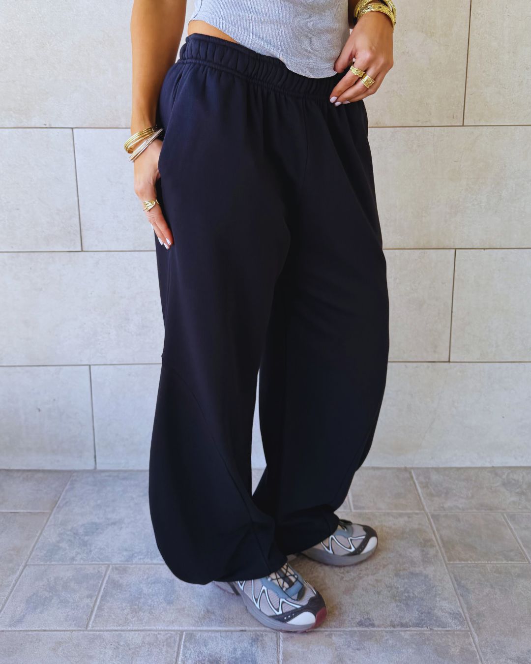 Black Signature Balloon leg sweatpants