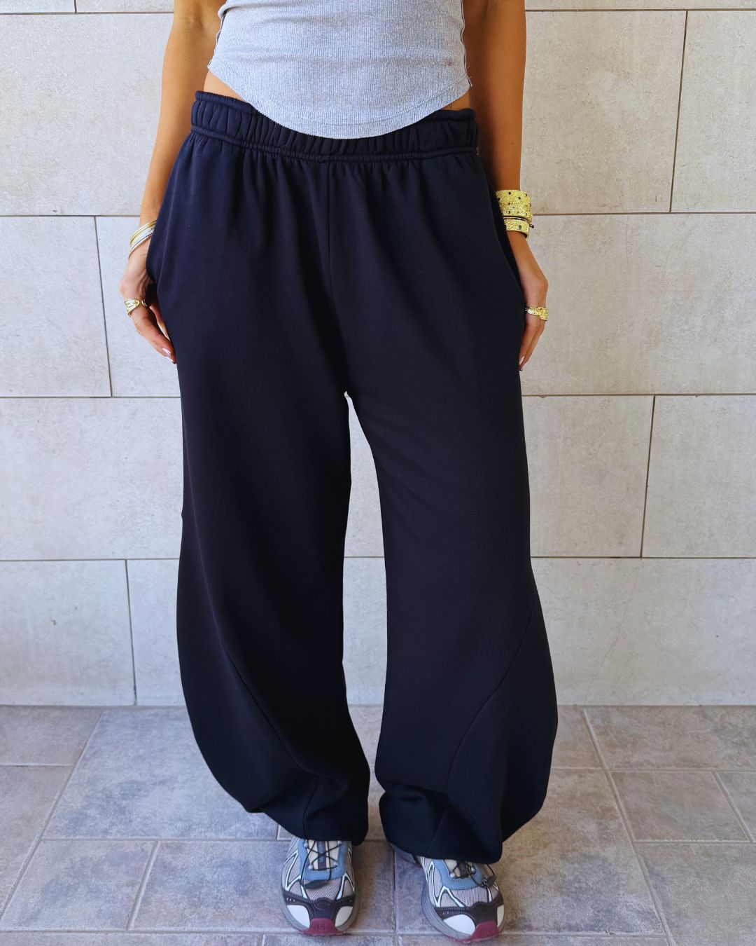 Black Signature Balloon leg sweatpants