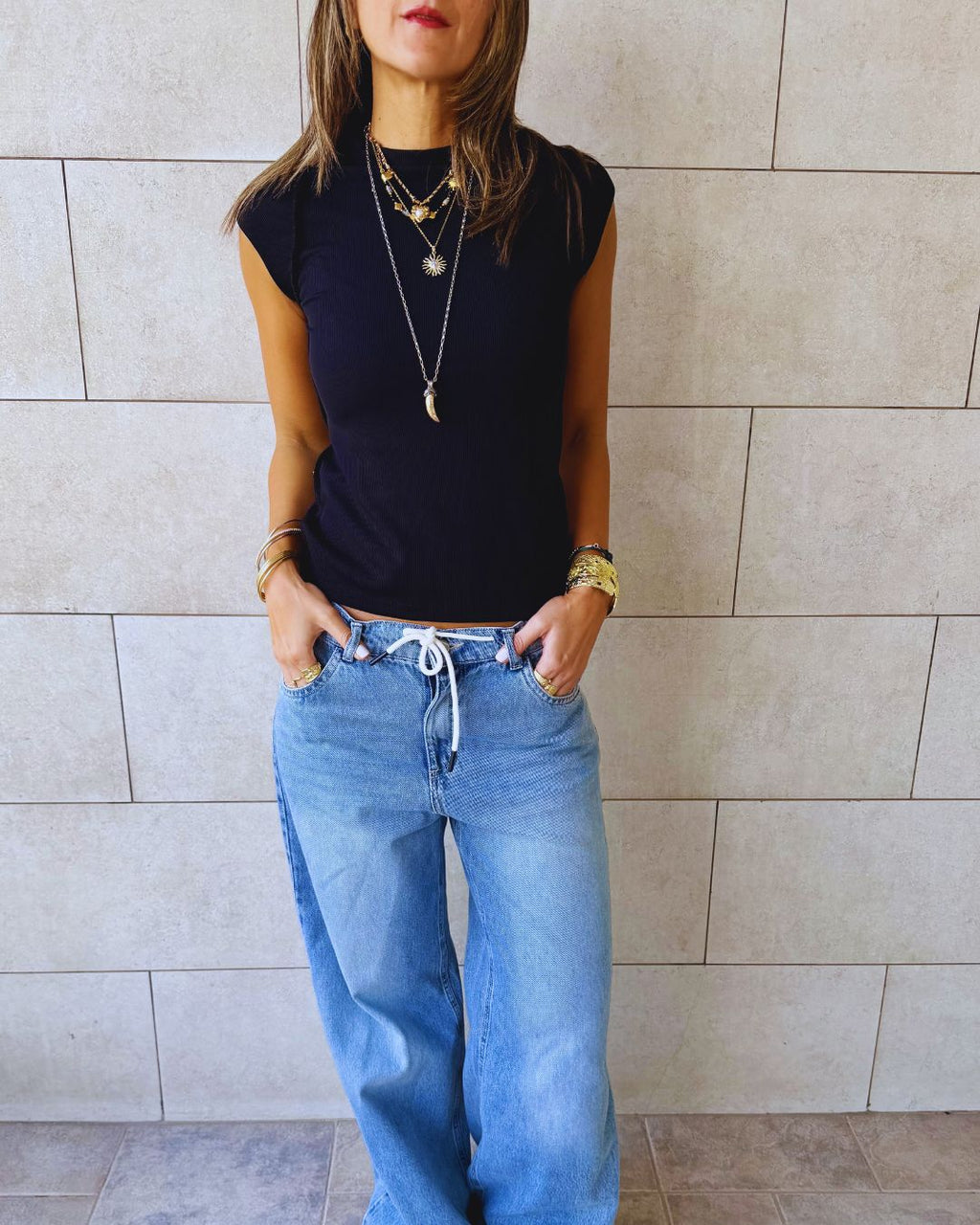 Black 140 Contour Tee