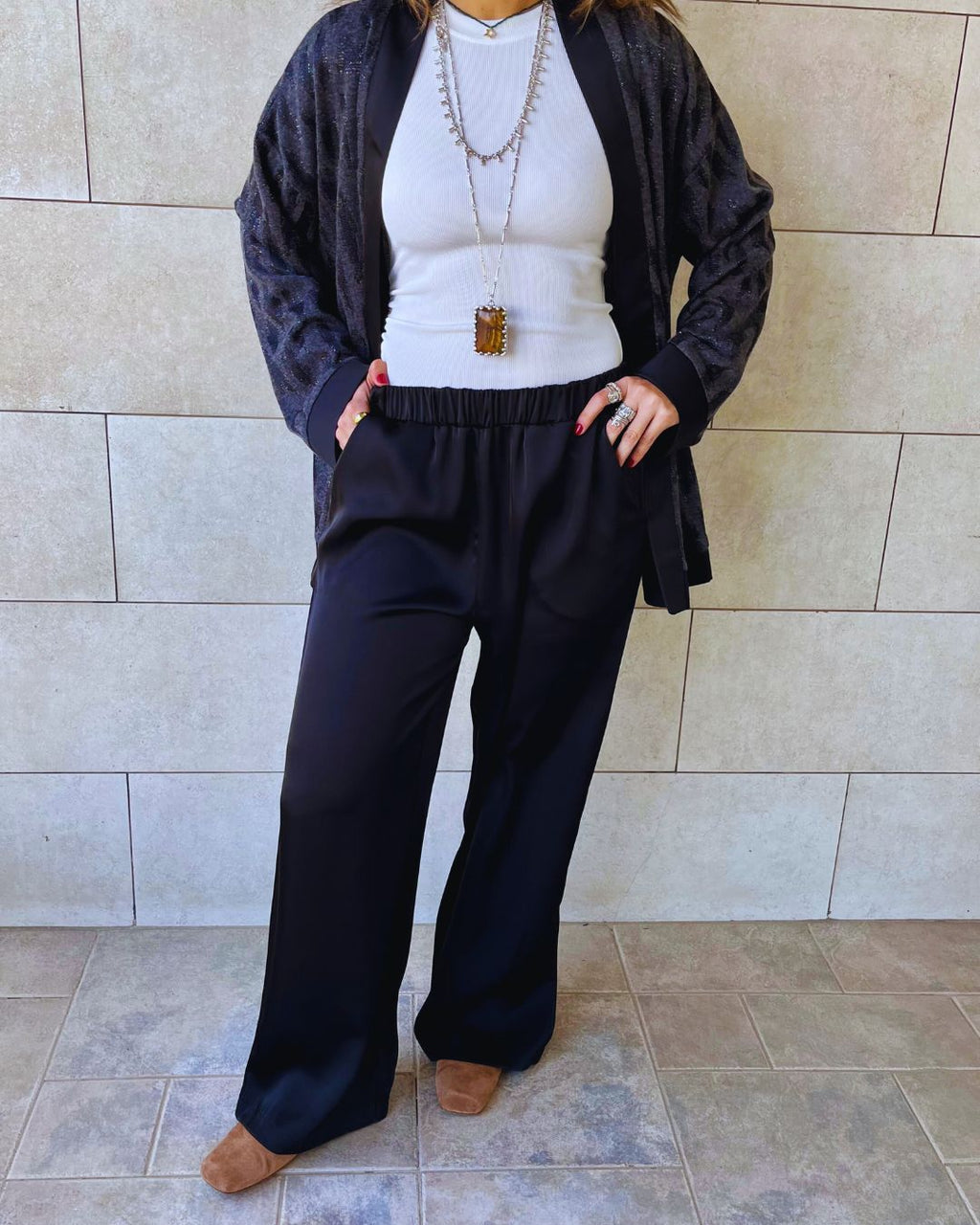 Black Between Moments Kimono