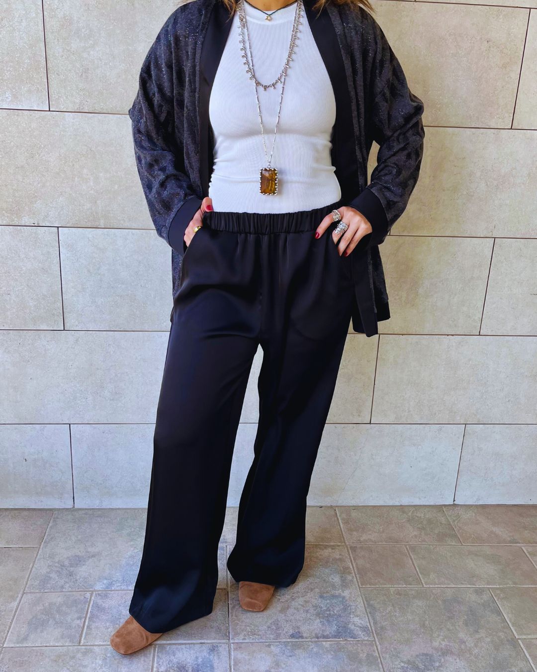 Black Between Moments Kimono