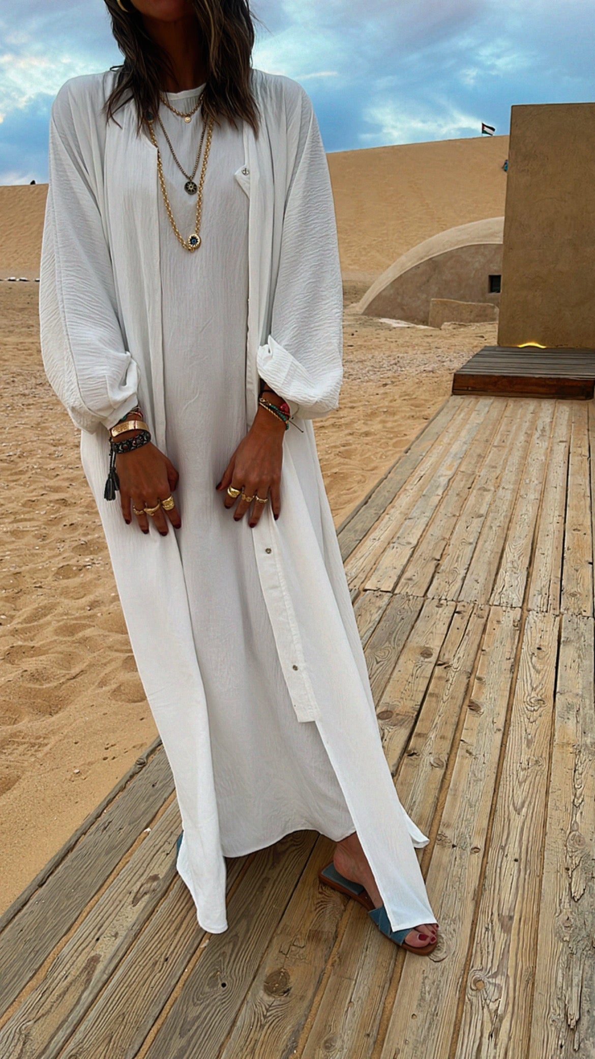 White Flows Away 2 Piece Set