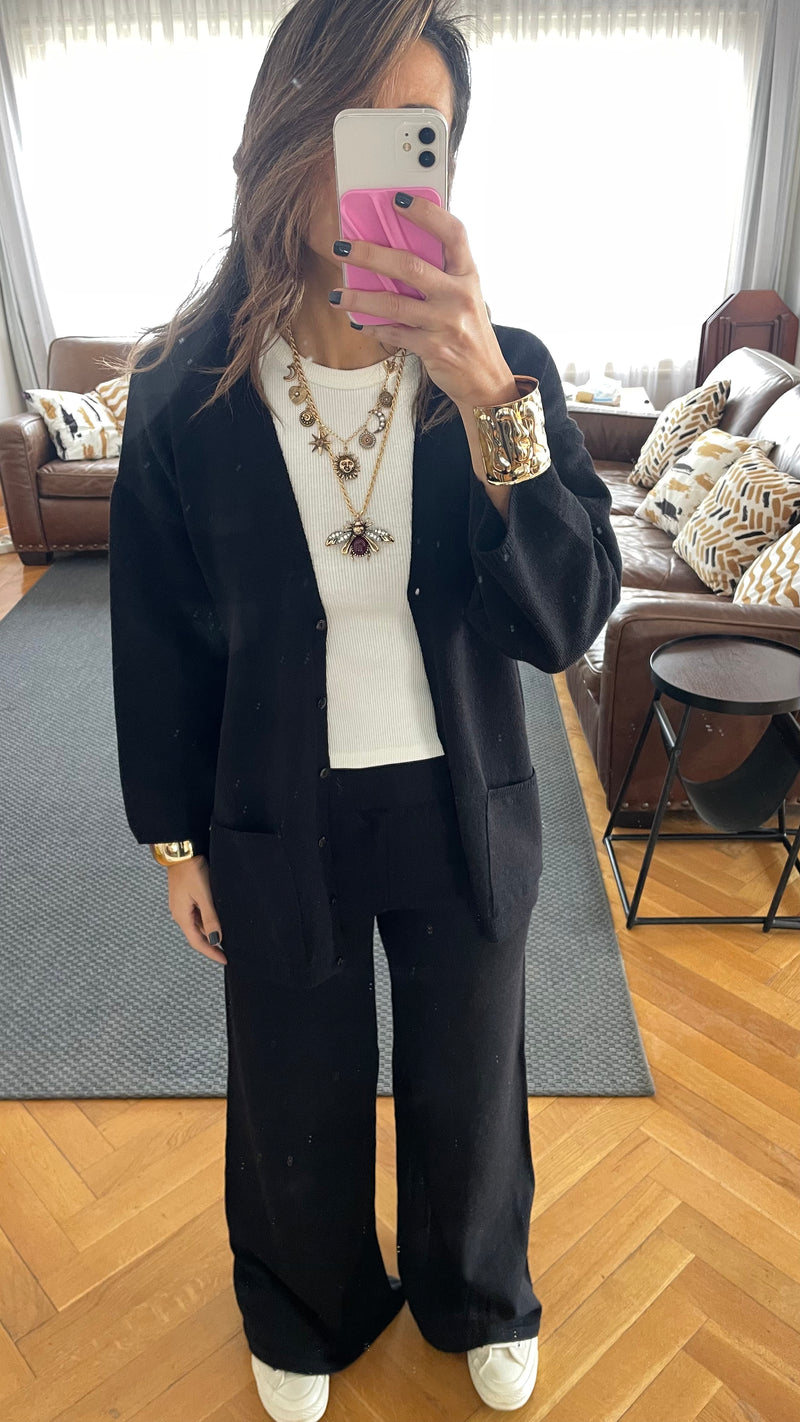 Black V Buttons Knit Set