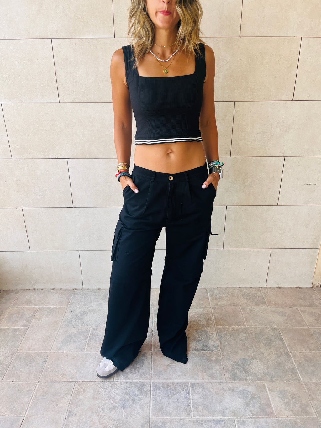 Black Sleeveless Double Line Top