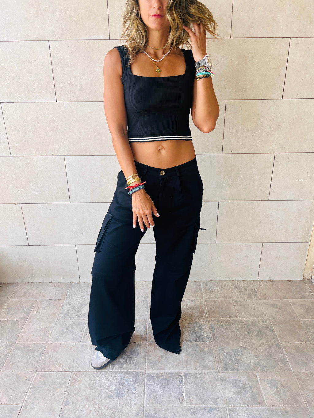 Black Sleeveless Double Line Top