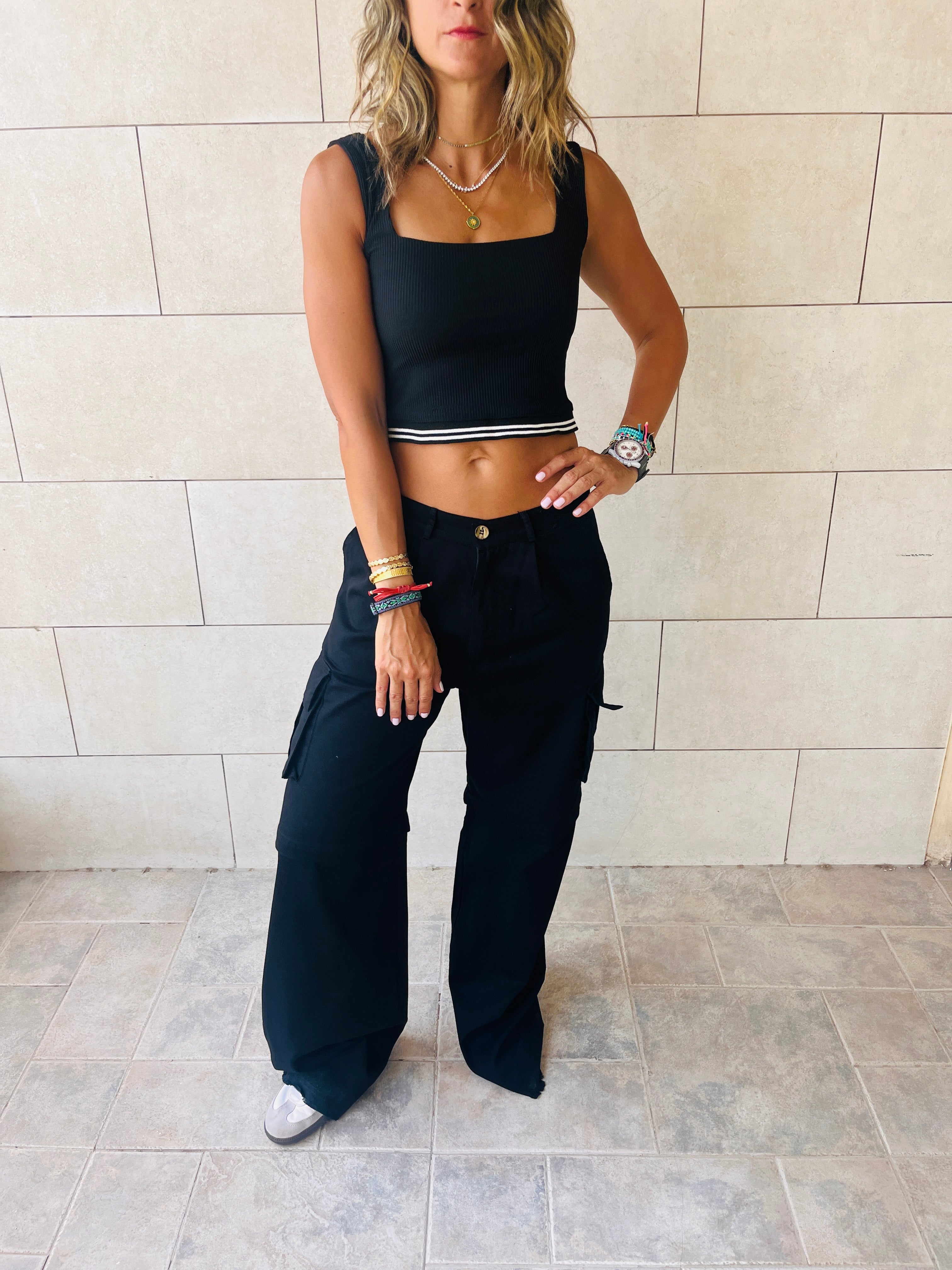 Black Sleeveless Double Line Top