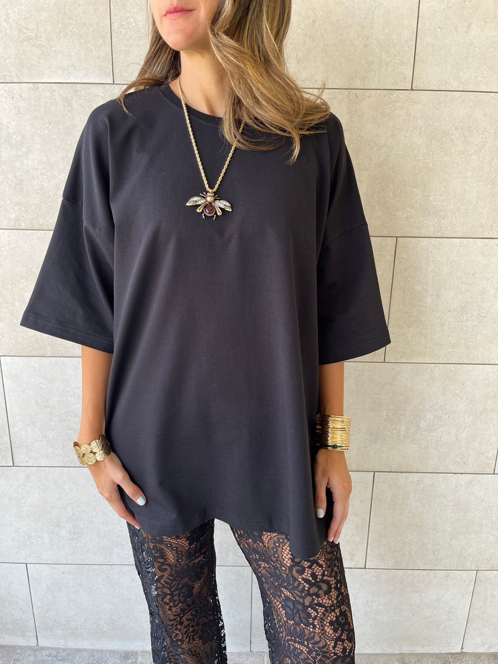 Black Oversize Me T-shirt