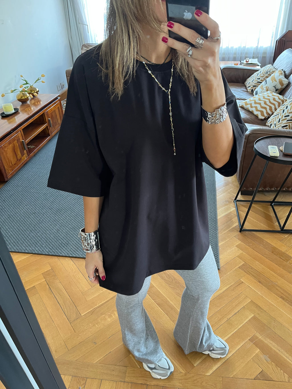 Black Oversize Me T-shirt