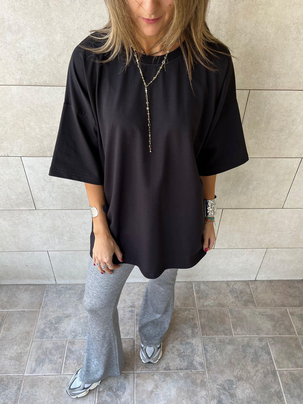 Black Oversize Me T-shirt