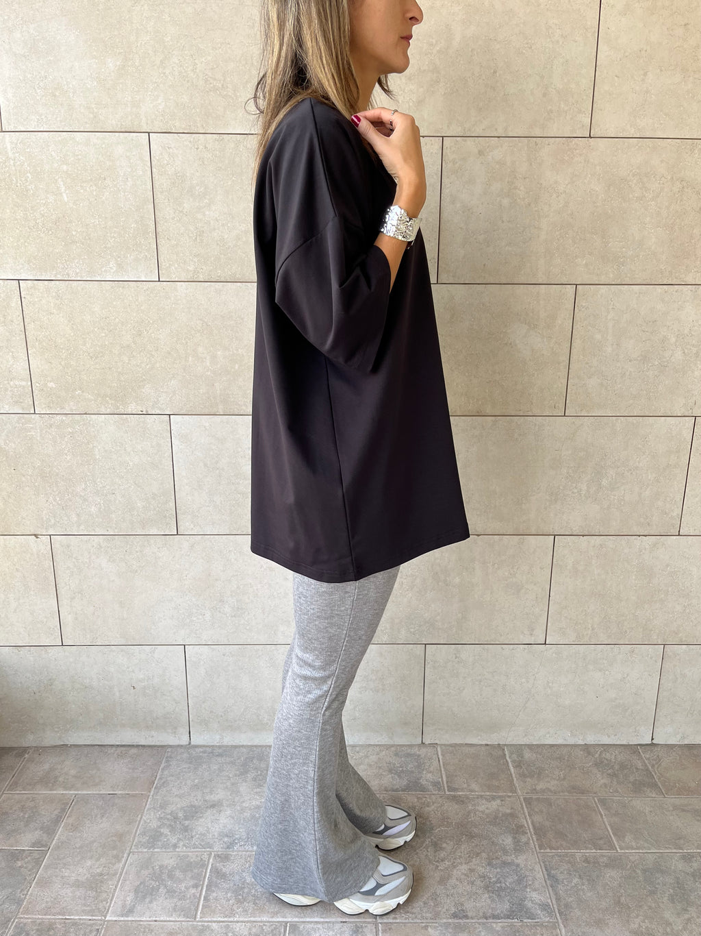 Black Oversize Me T-shirt