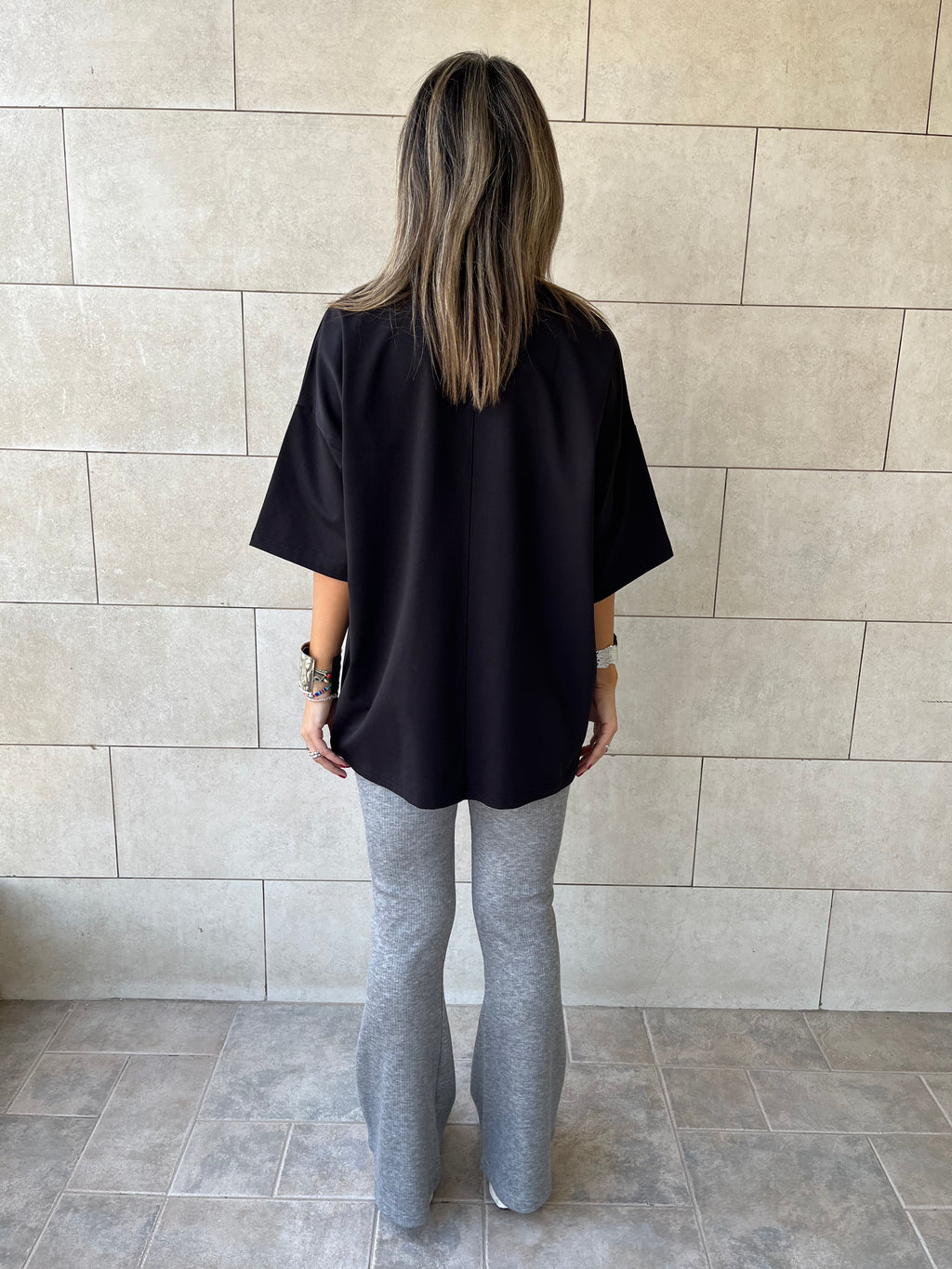 Black Oversize Me T-shirt