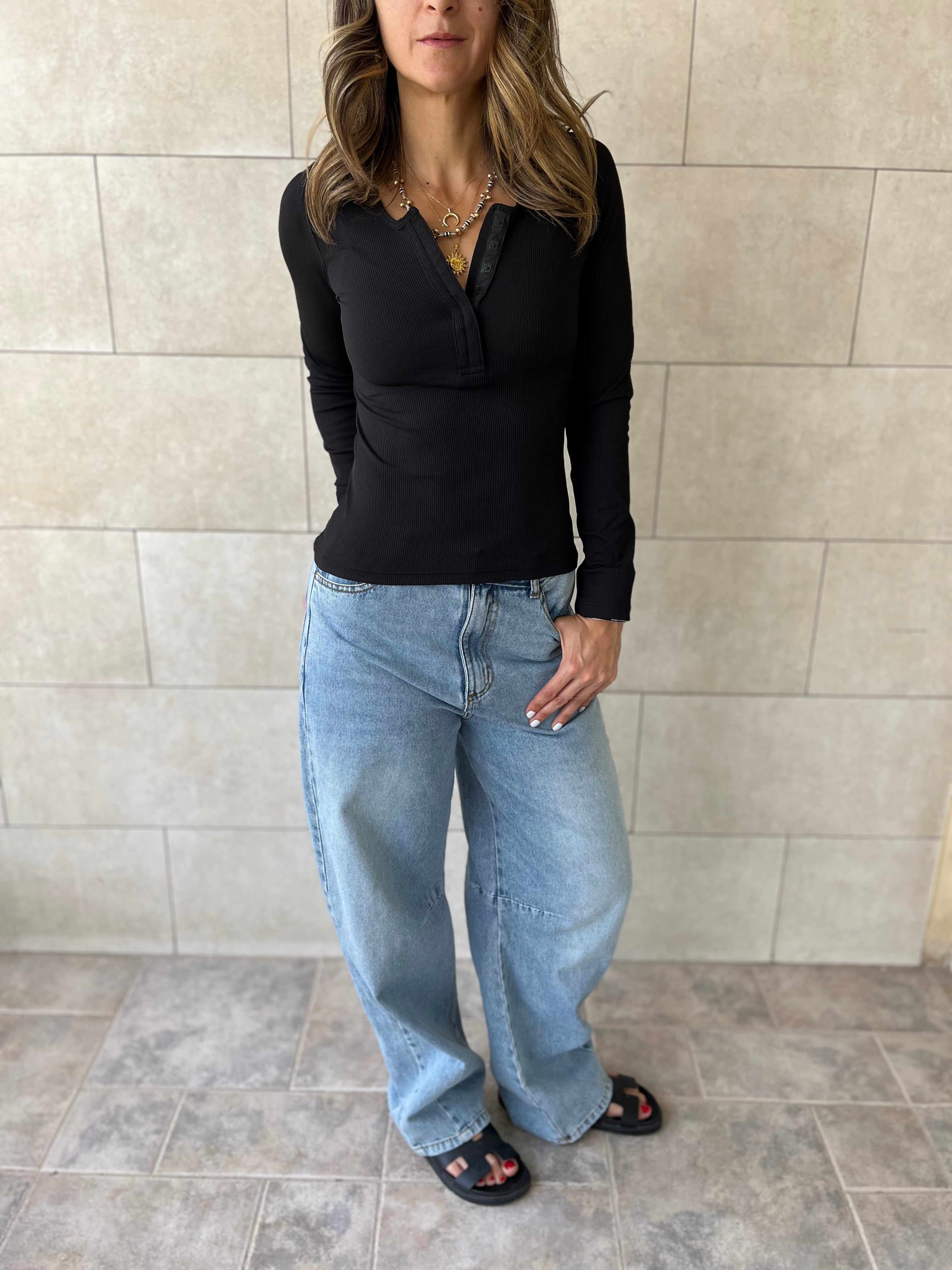 Black 140 Essential Longsleeve