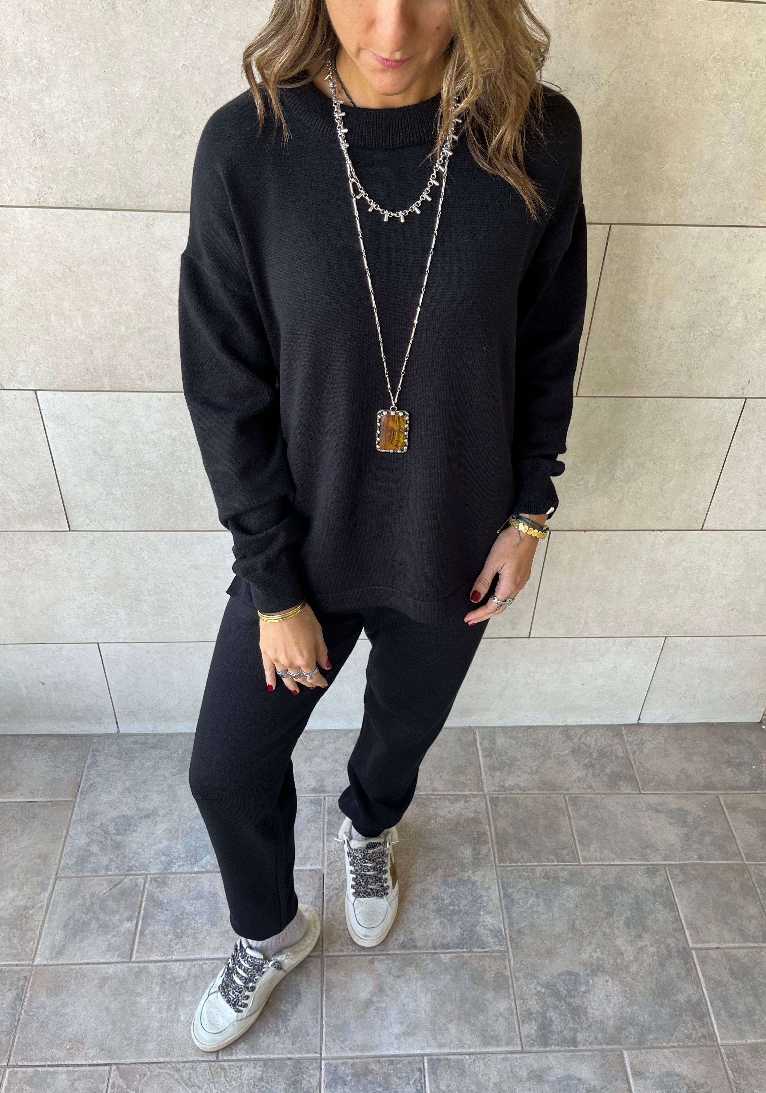 Black Frillu Essential Basic Set