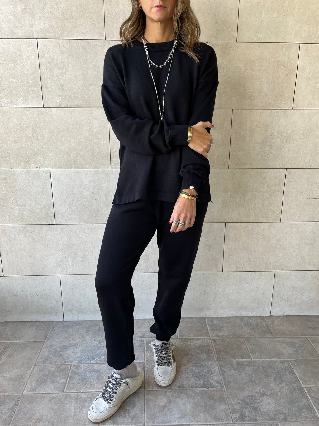 Black Frillu Essential Basic Set