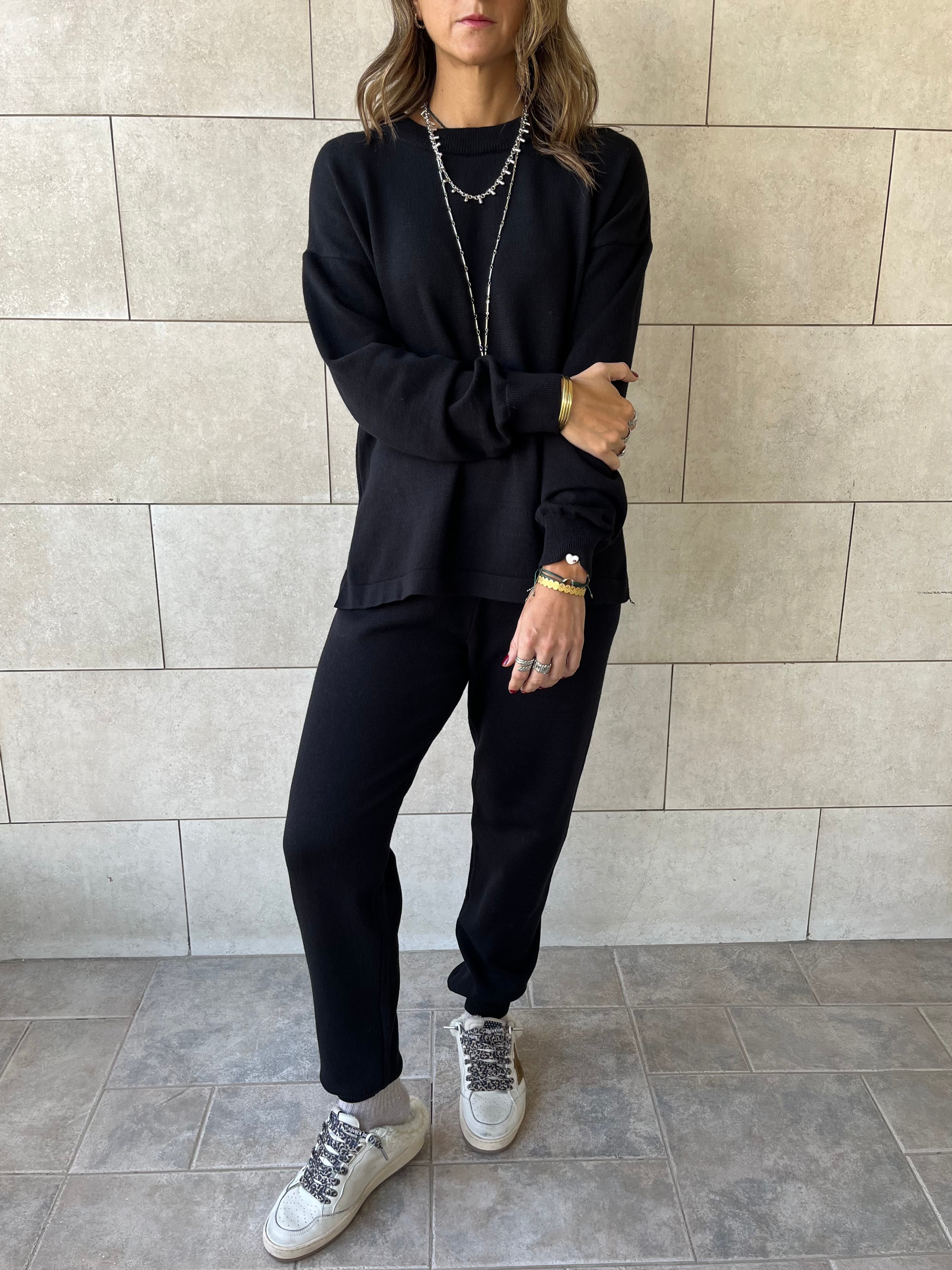 Black Frillu Essential Basic Set