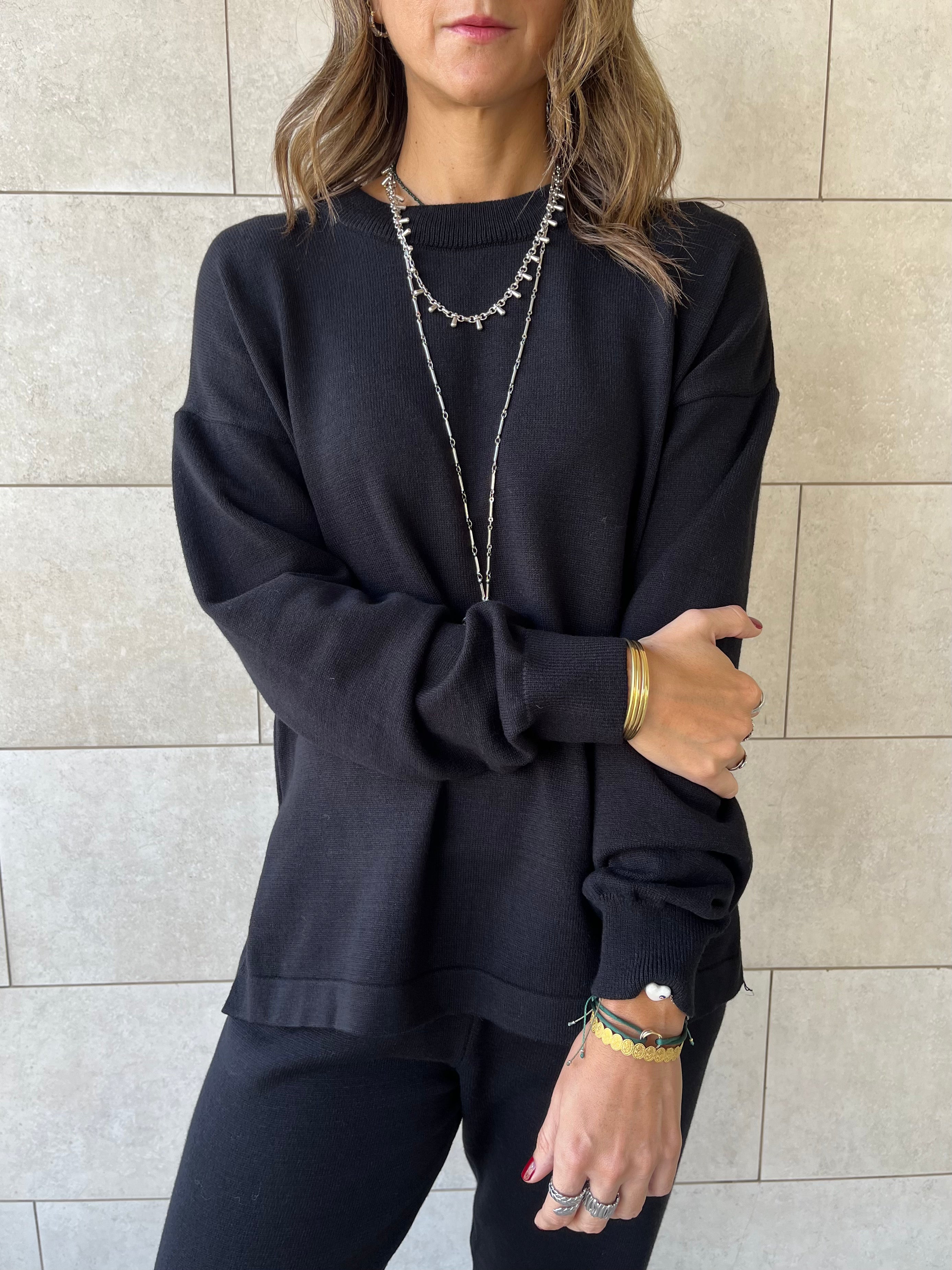 Black Frillu Essential Basic Set