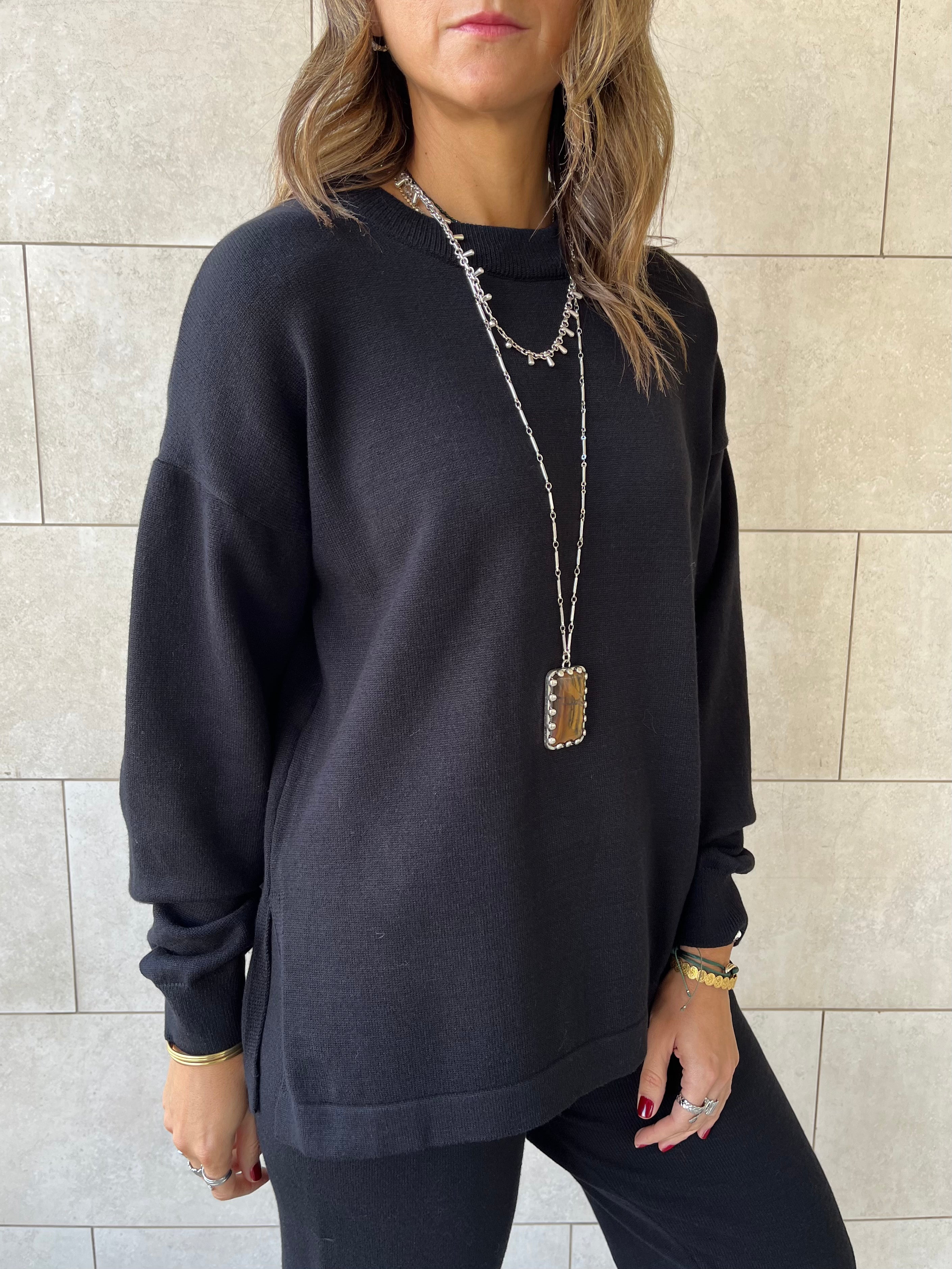 Black Frillu Essential Basic Set