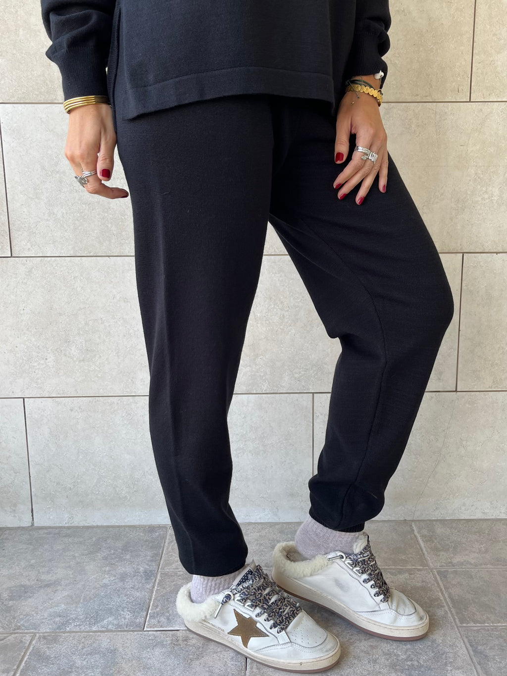 Black Frillu Essential Basic Set