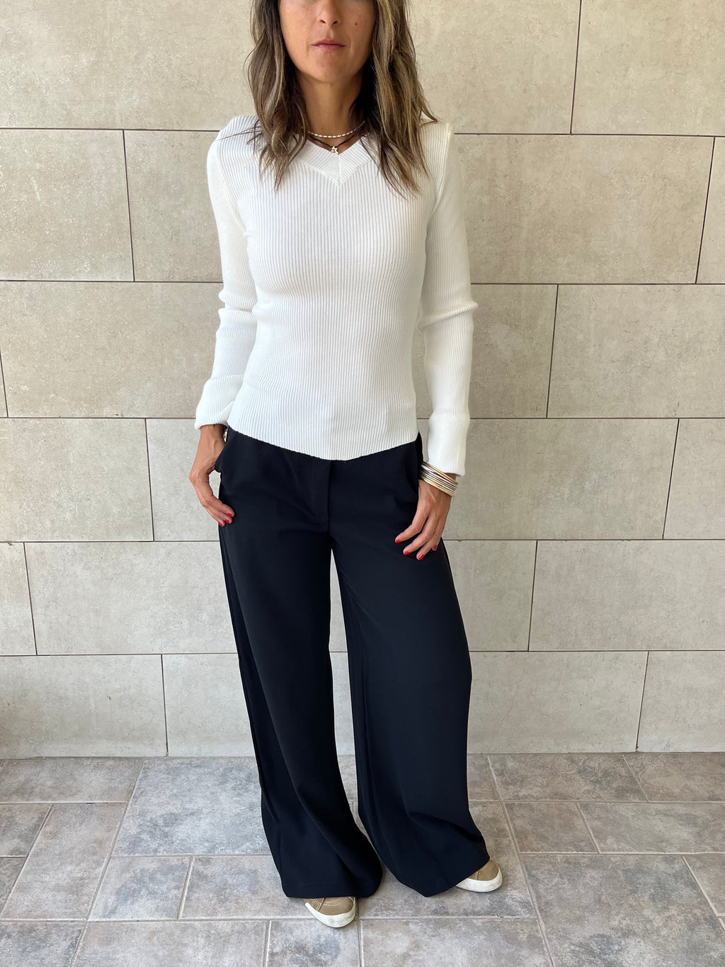 White V-Neck Contour Elevated Pullover