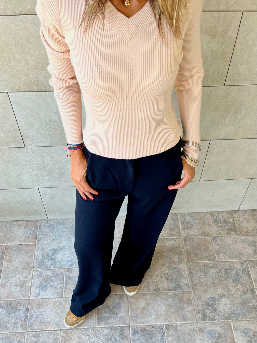 Beige V-Neck Contour Elevated Pullover