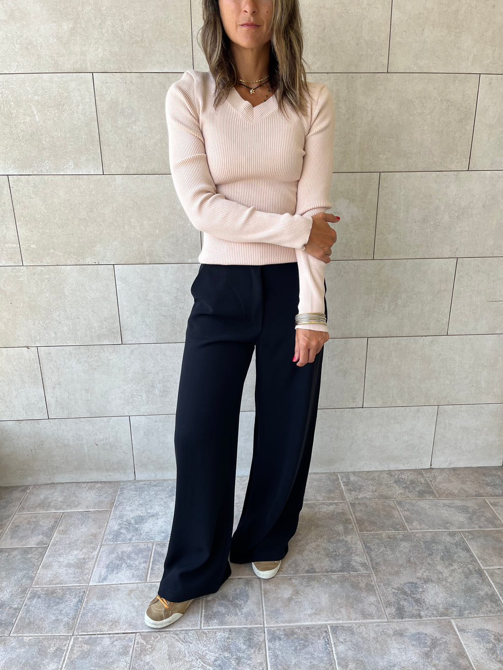 Beige V-Neck Contour Elevated Pullover