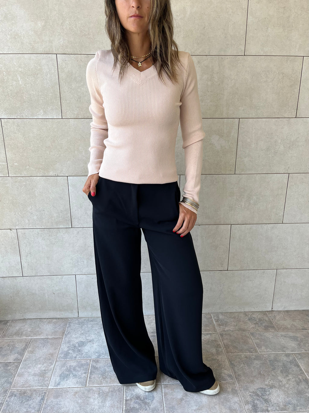 Beige V-Neck Contour Elevated Pullover