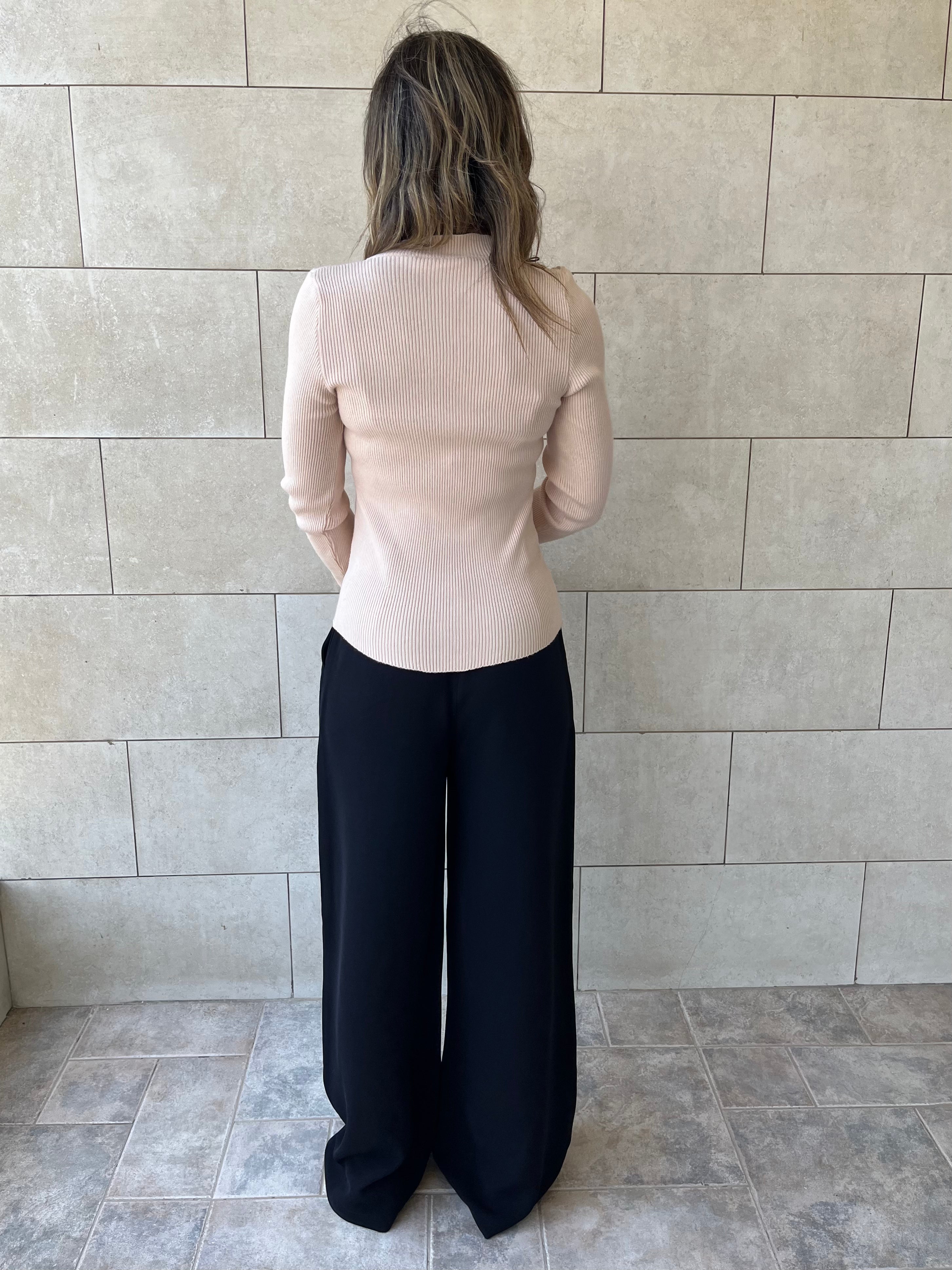 Beige V-Neck Contour Elevated Pullover