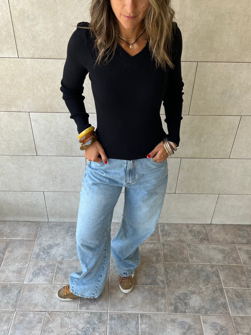 Black V-Neck Contour Elevated Pullover