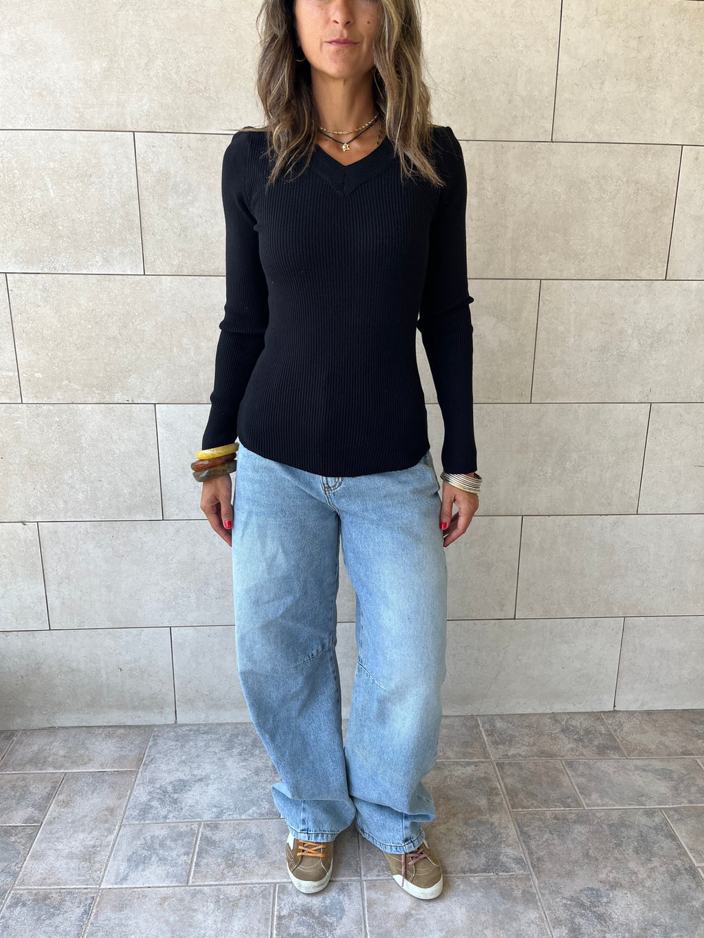 Black V-Neck Contour Elevated Pullover