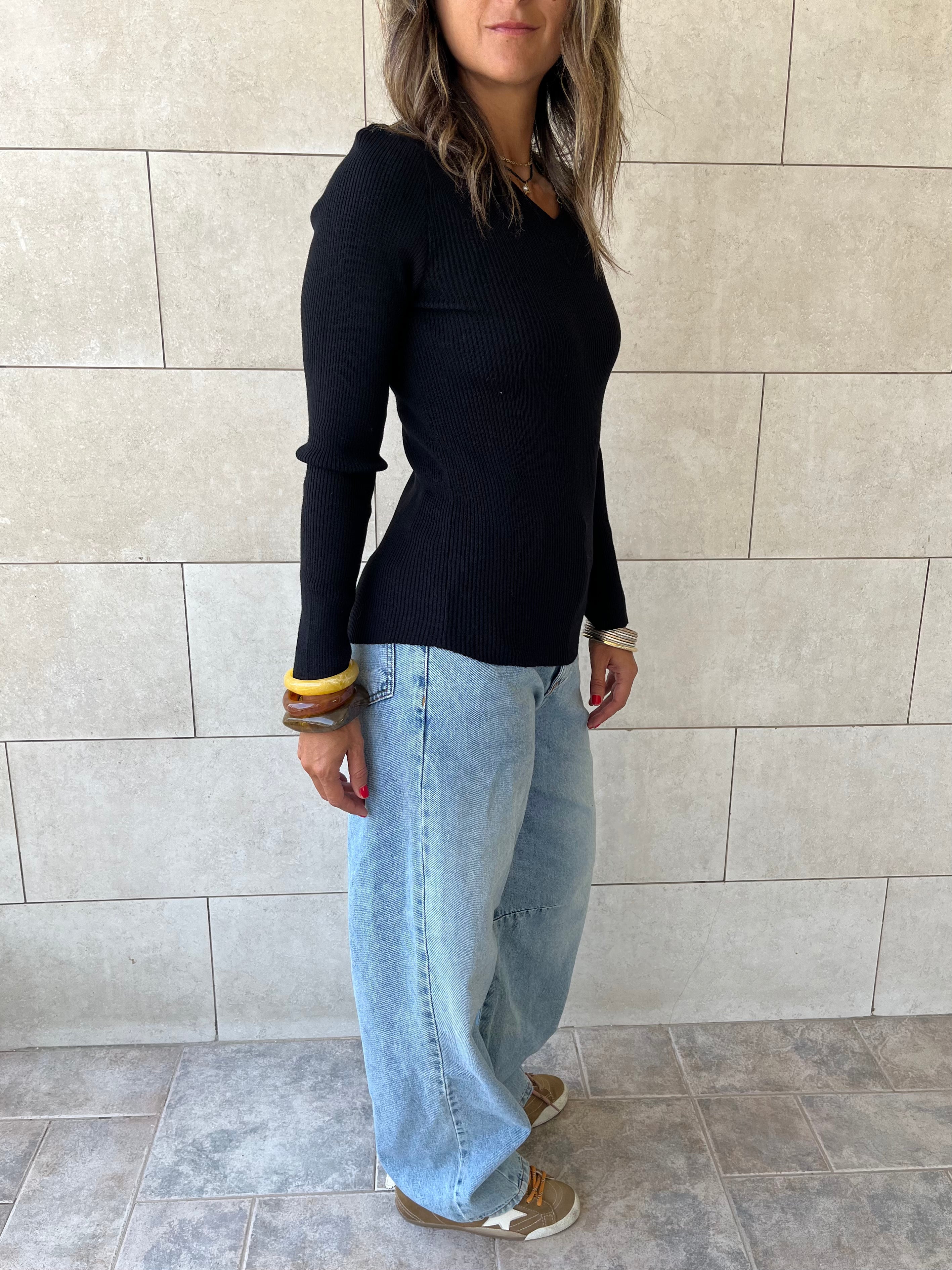 Black V-Neck Contour Elevated Pullover