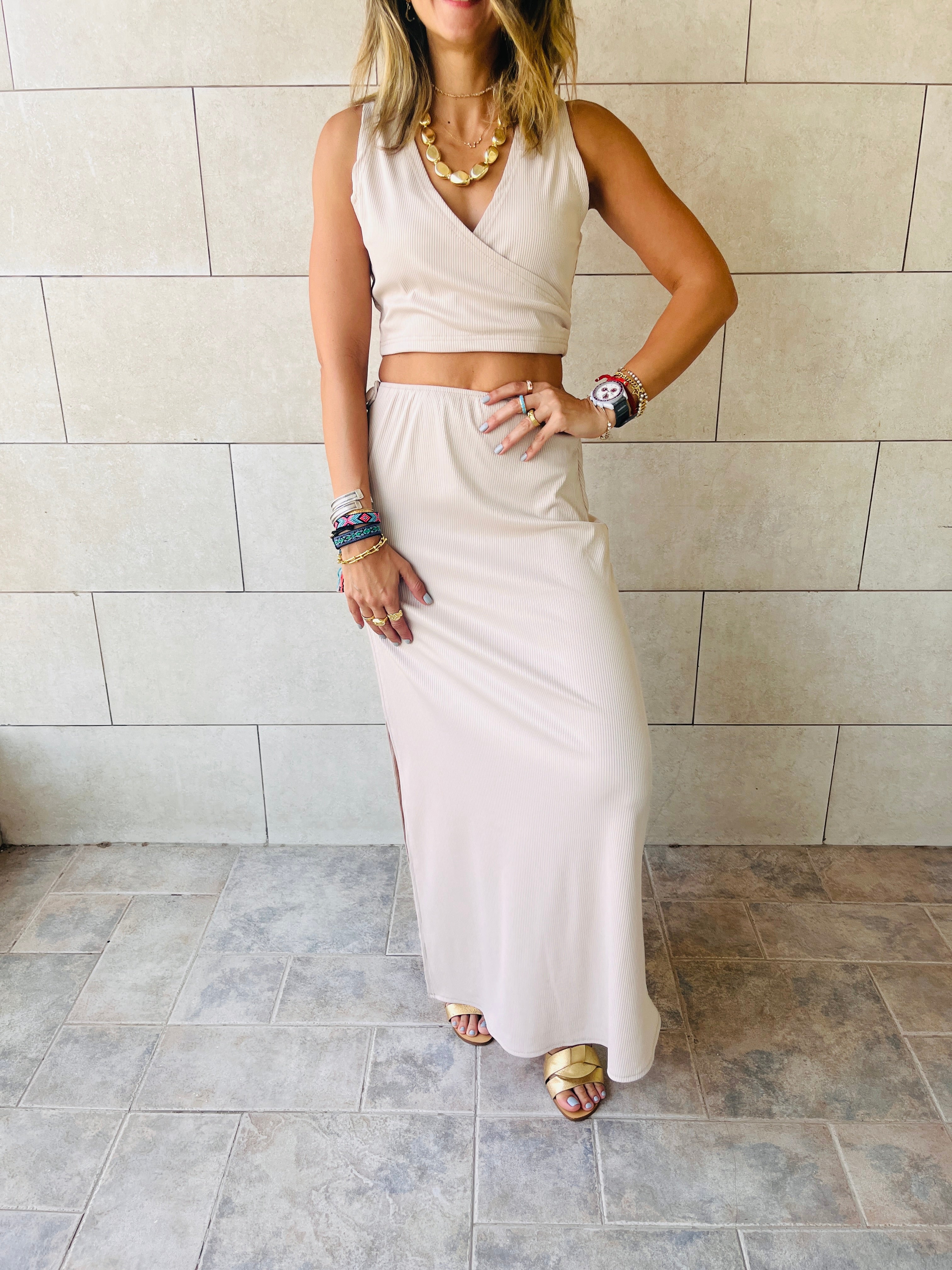 Beige she's Celebrating set