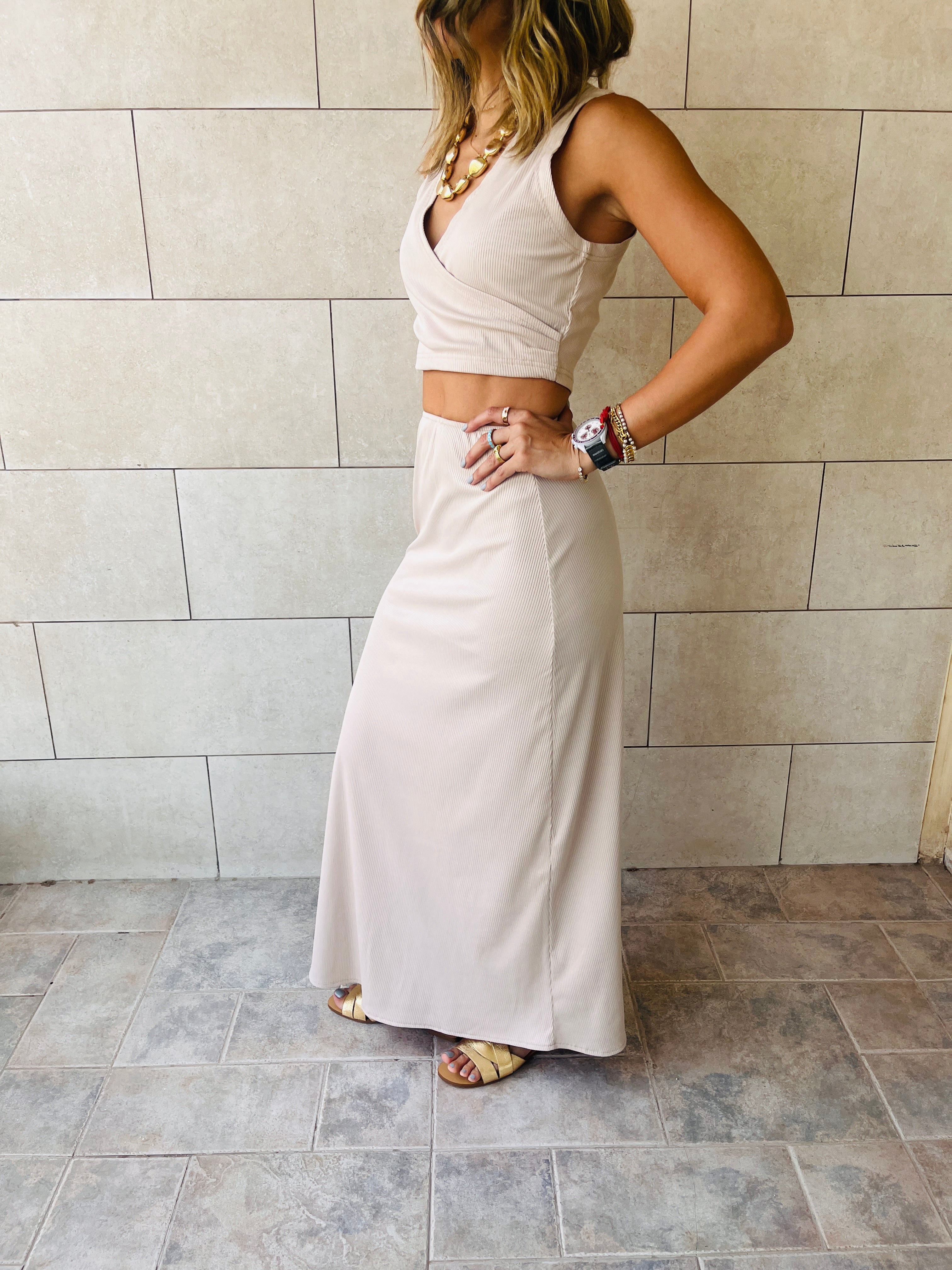 Beige she's Celebrating set