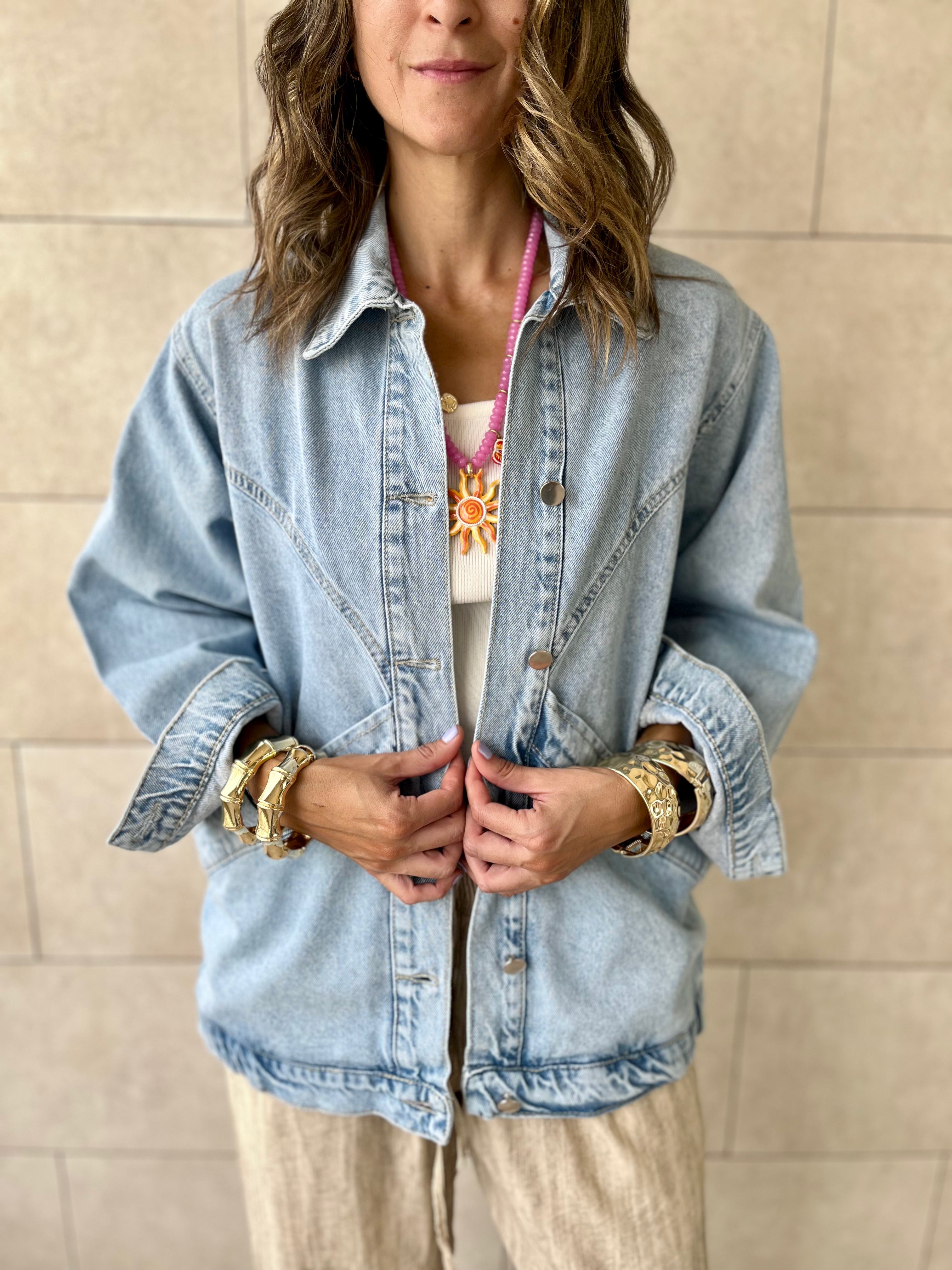 Light Exaggerated Double Pocket Denim Jacket