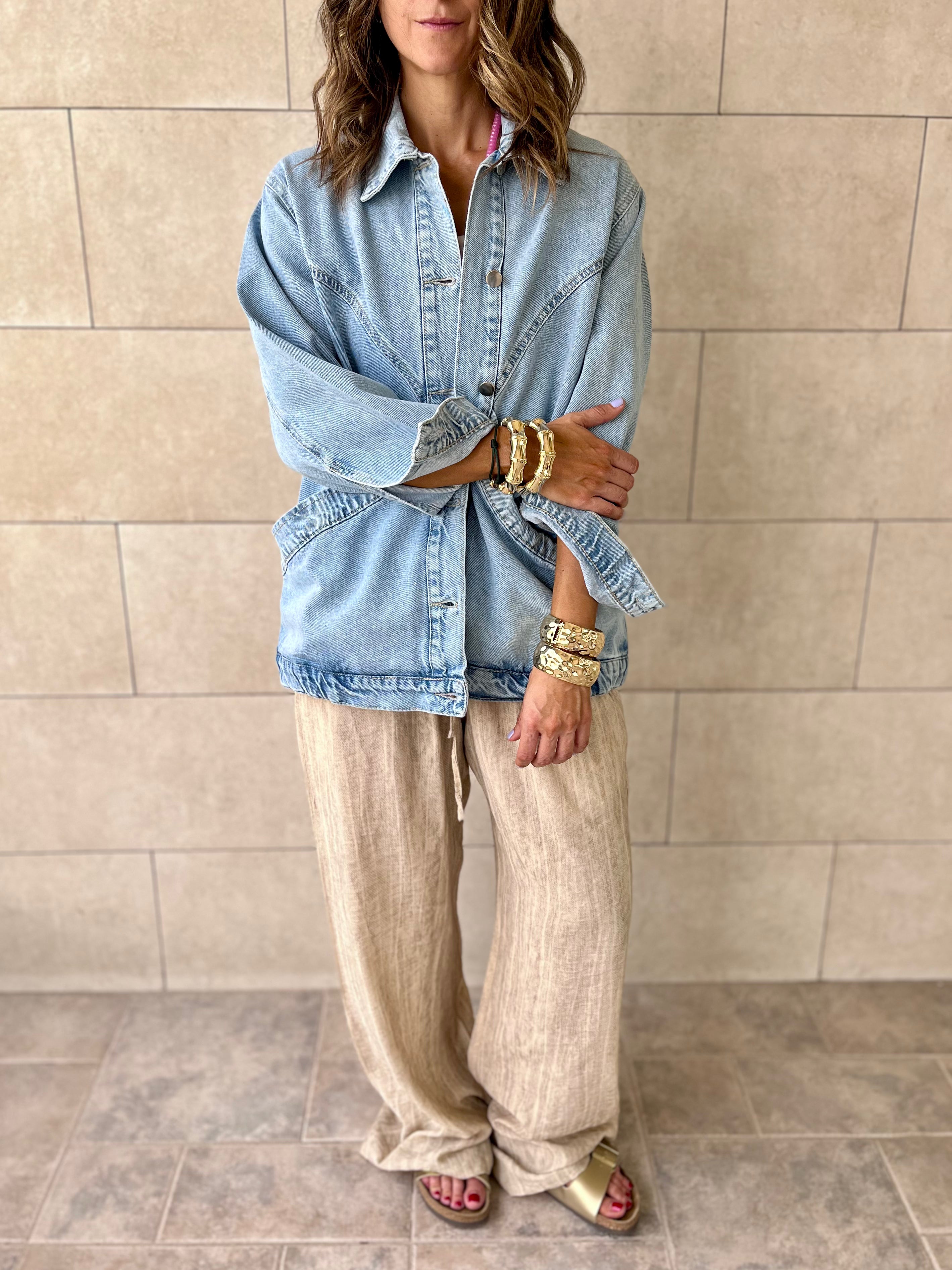 Light Exaggerated Double Pocket Denim Jacket