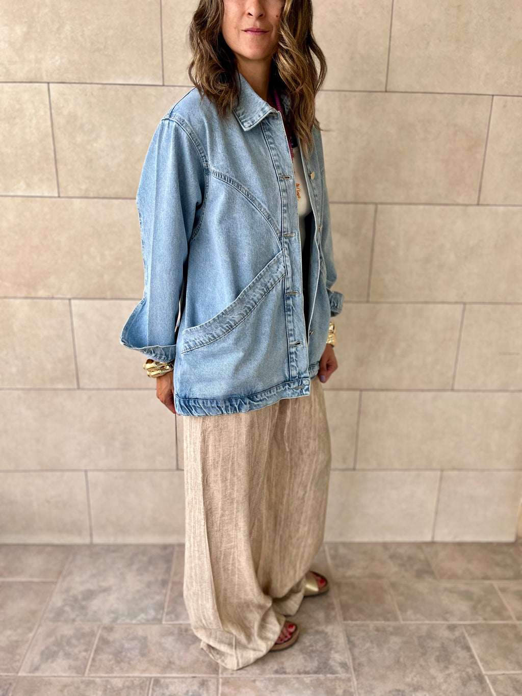 Light Exaggerated Double Pocket Denim Jacket