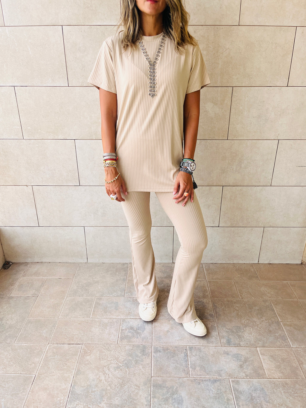 The Beige Uni Essential Flare Set