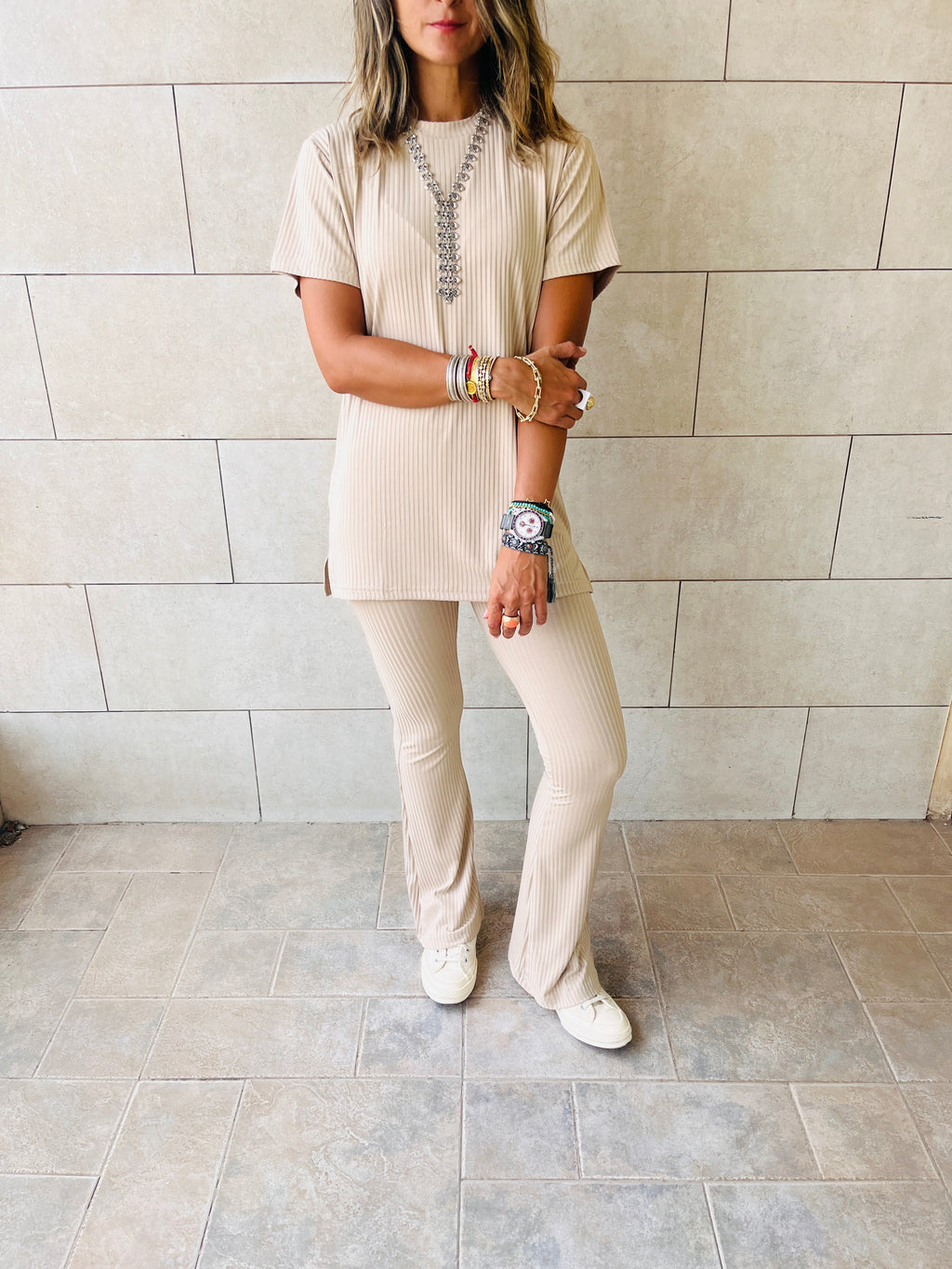 The Beige Uni Essential Flare Set