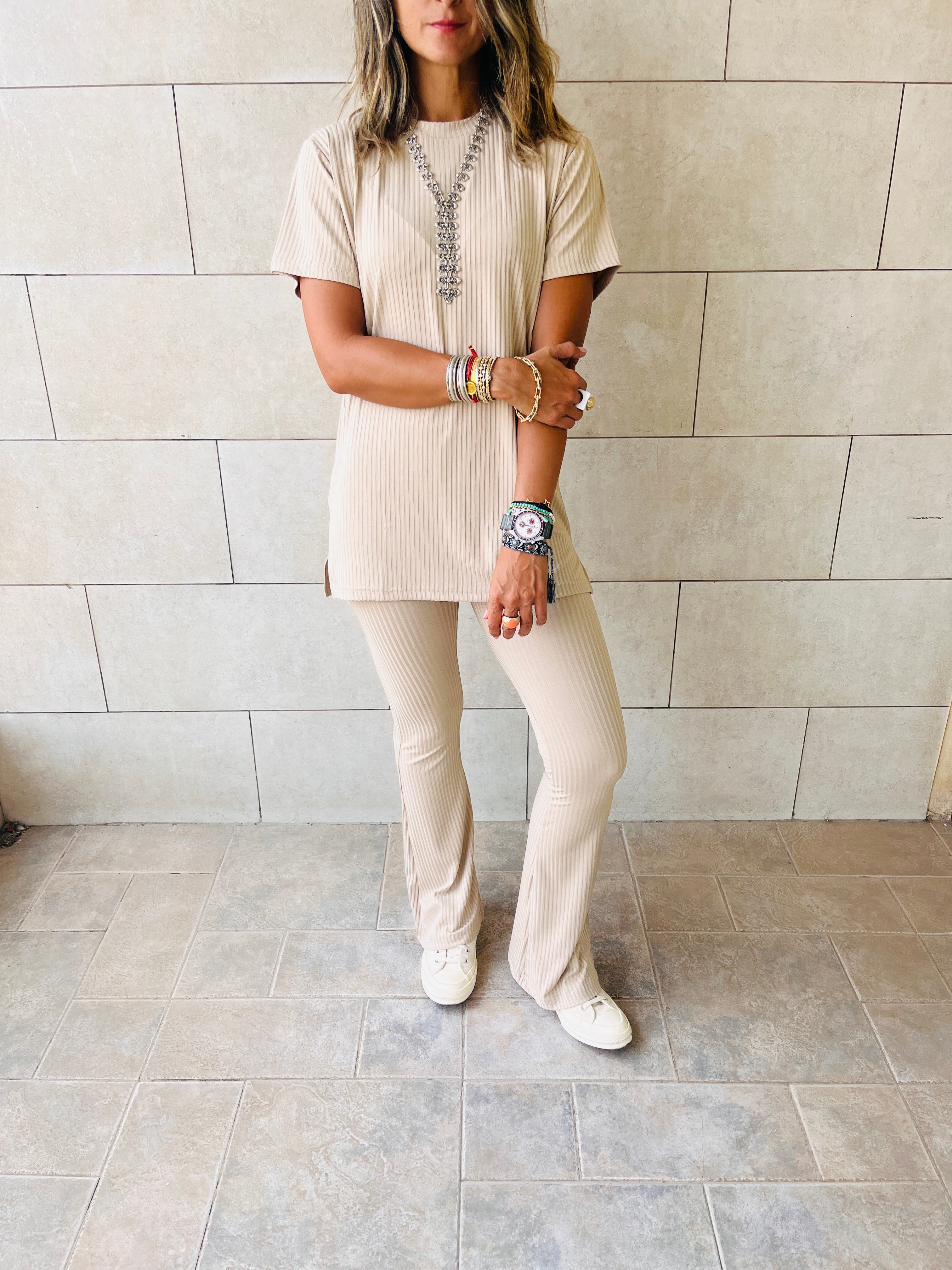The Beige Uni Essential Flare Set