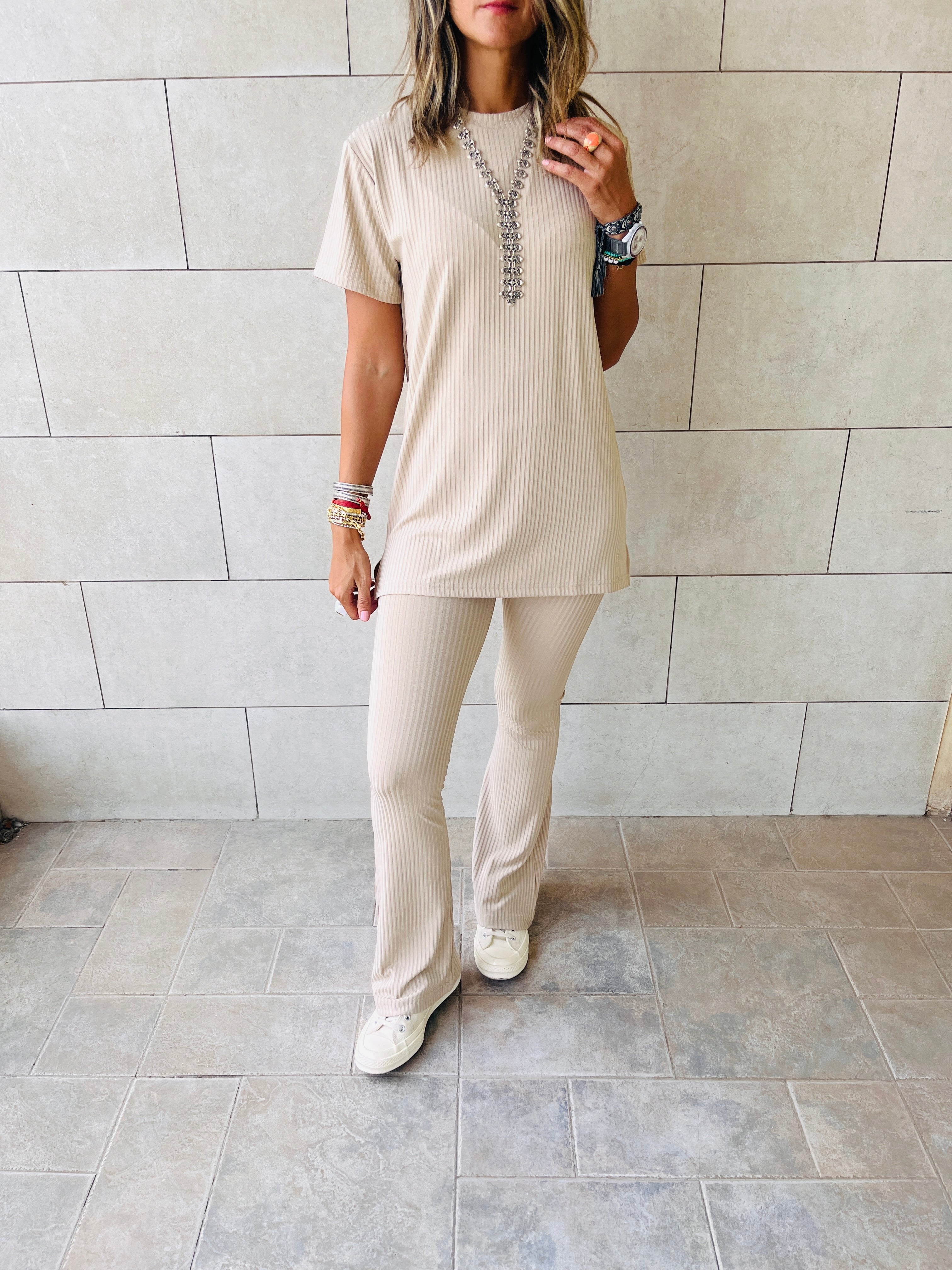 The Beige Uni Essential Flare Set