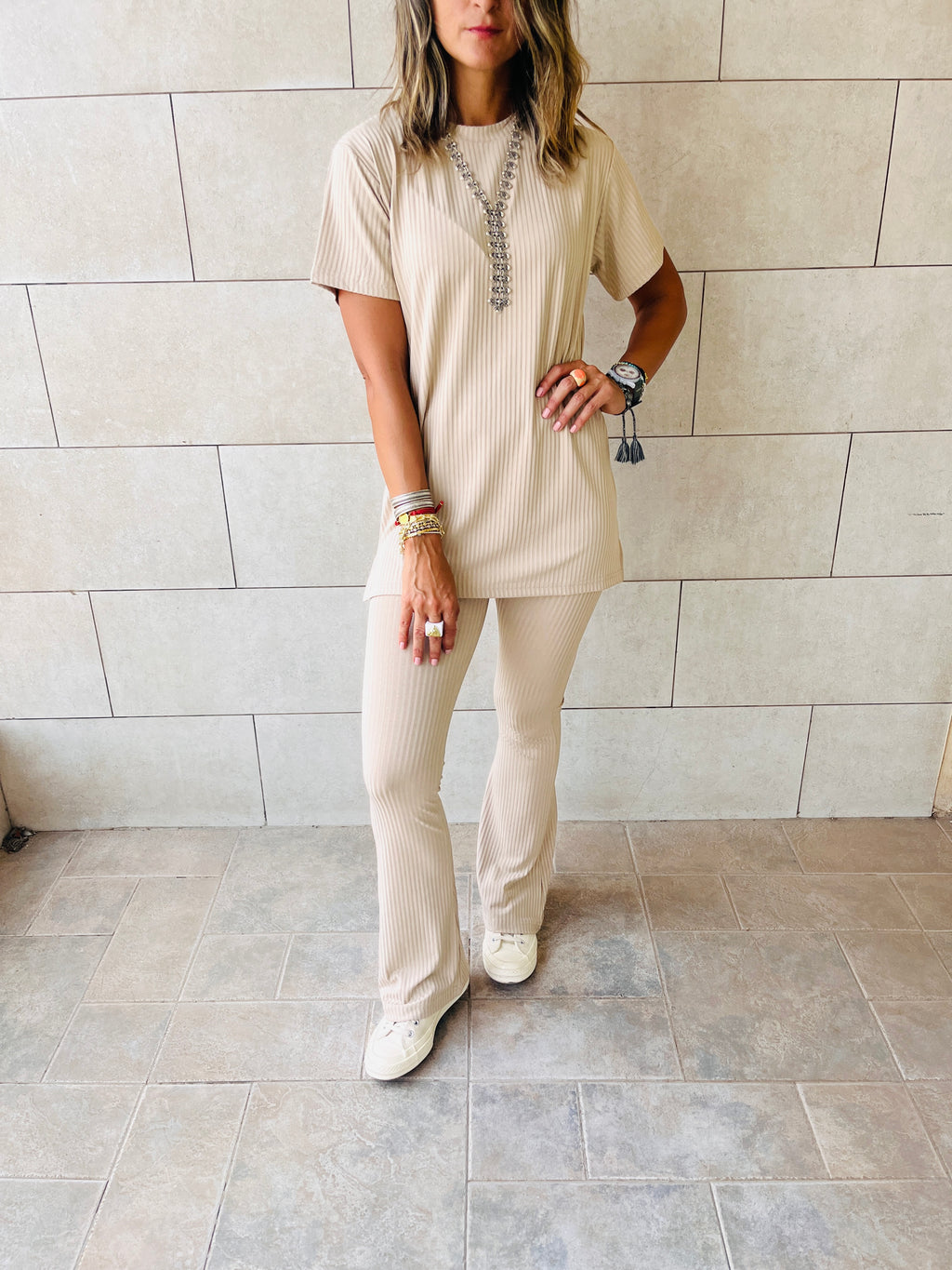 The Beige Uni Essential Flare Set