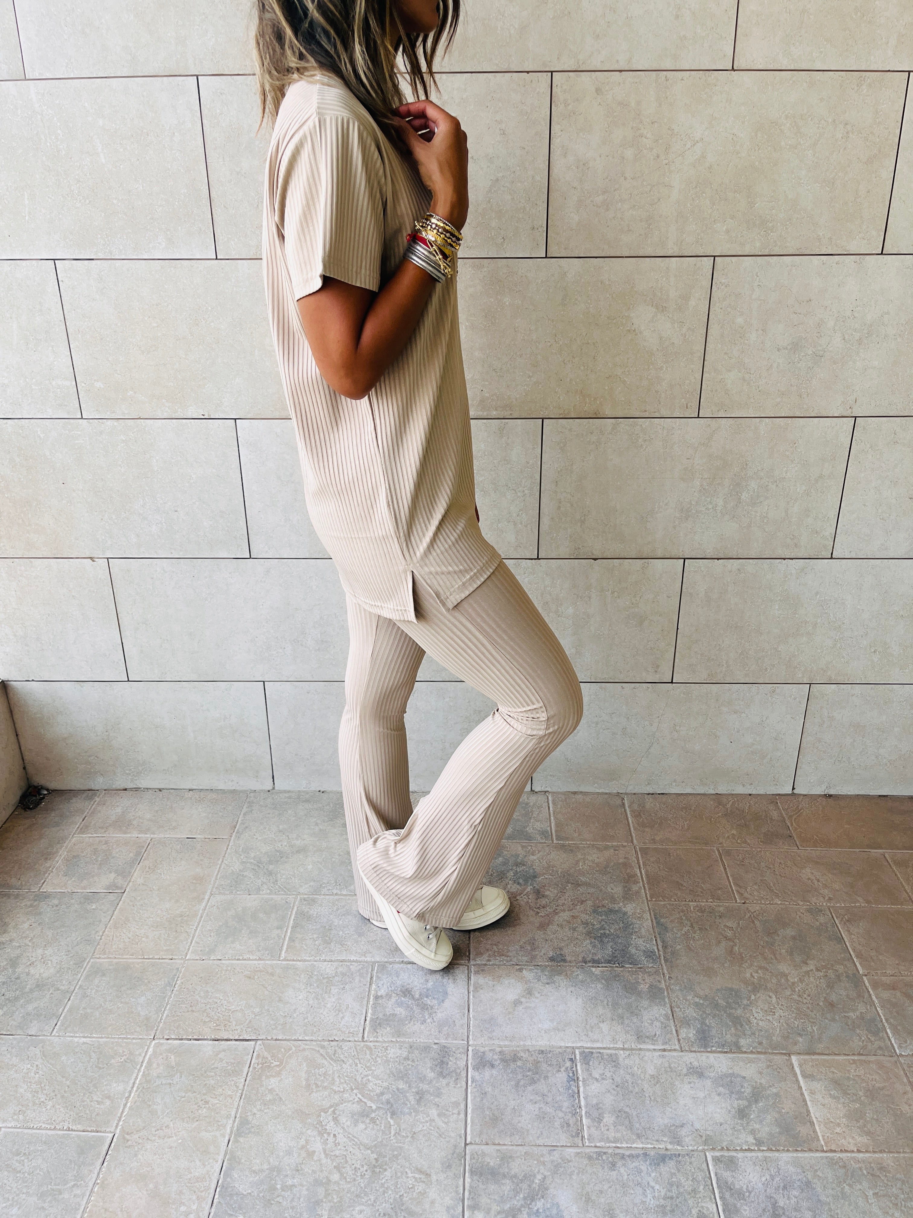 The Beige Uni Essential Flare Set