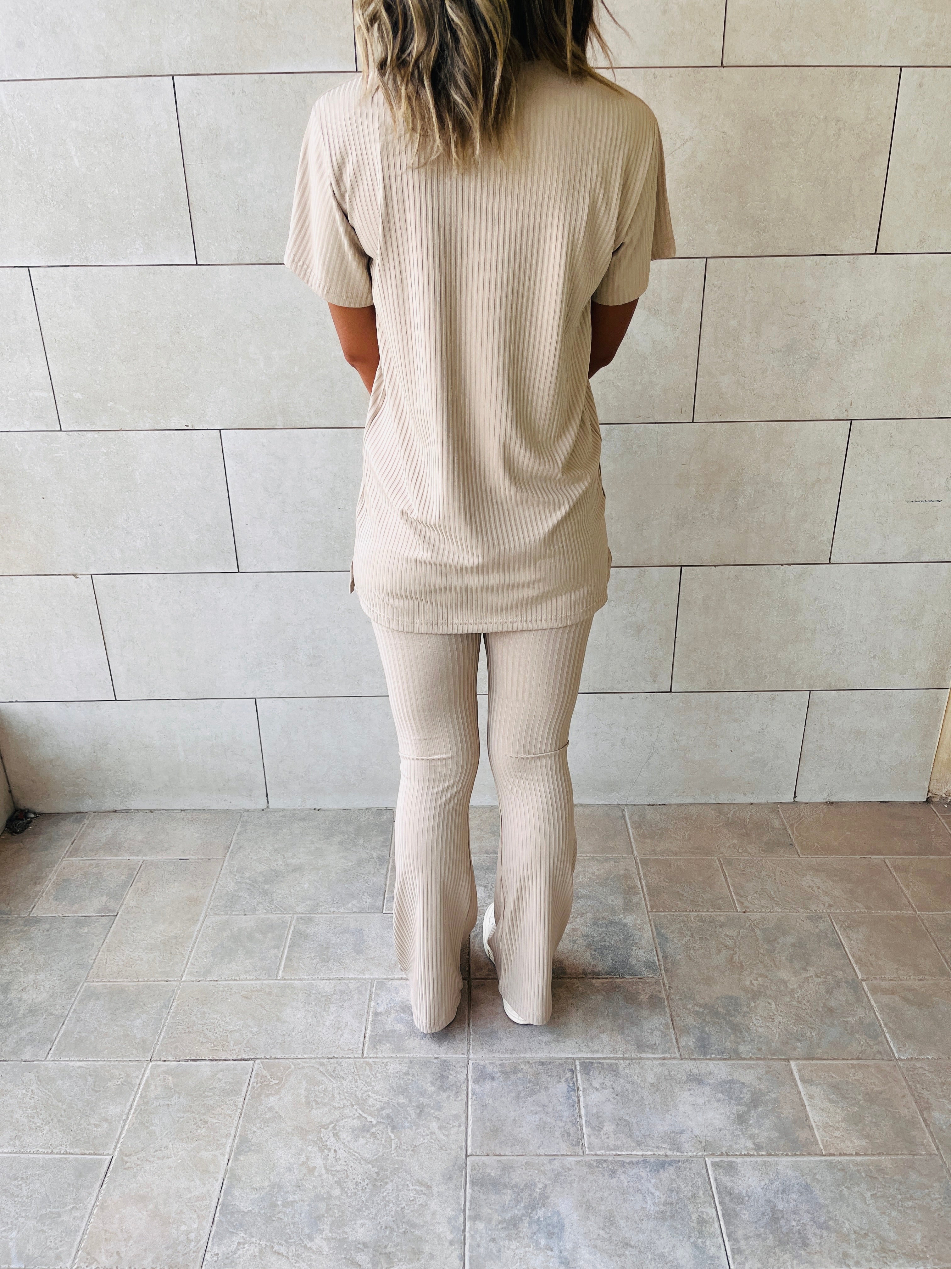 The Beige Uni Essential Flare Set