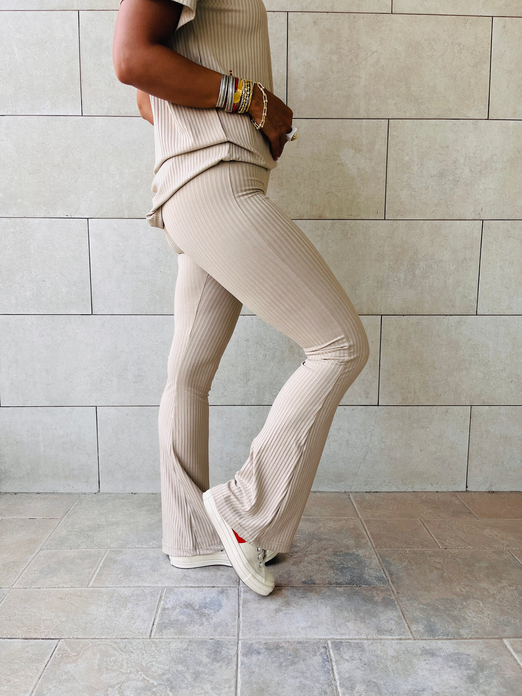 The Beige Uni Essential Flare Set