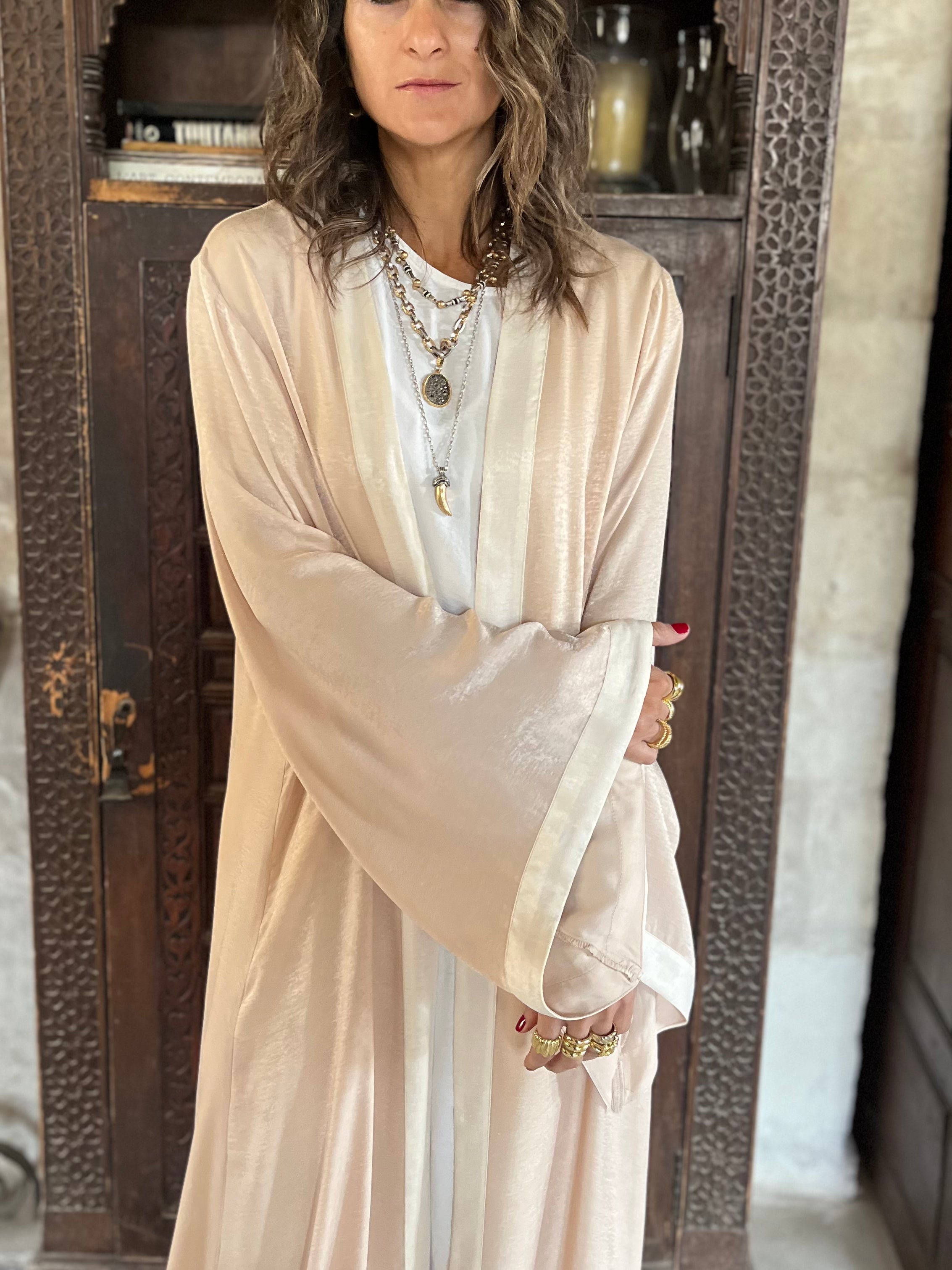 Beige Border Glowy Kimono