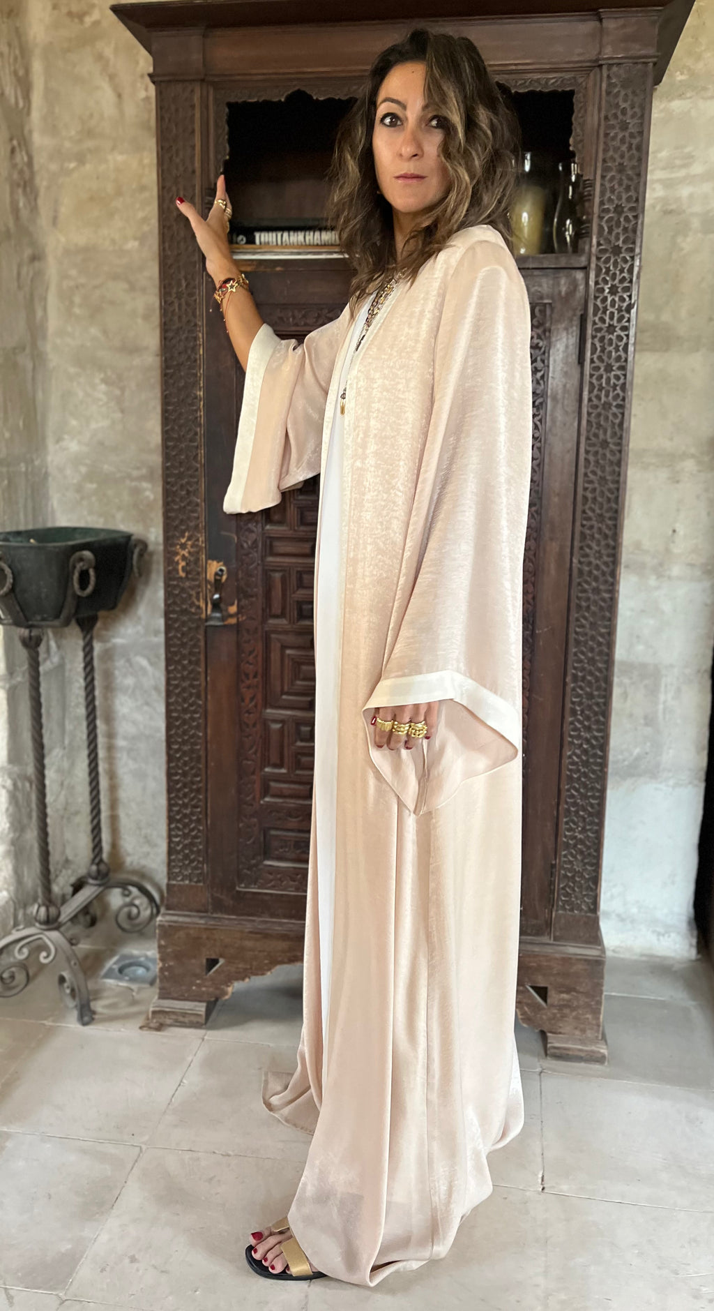 Beige Border Glowy Kimono